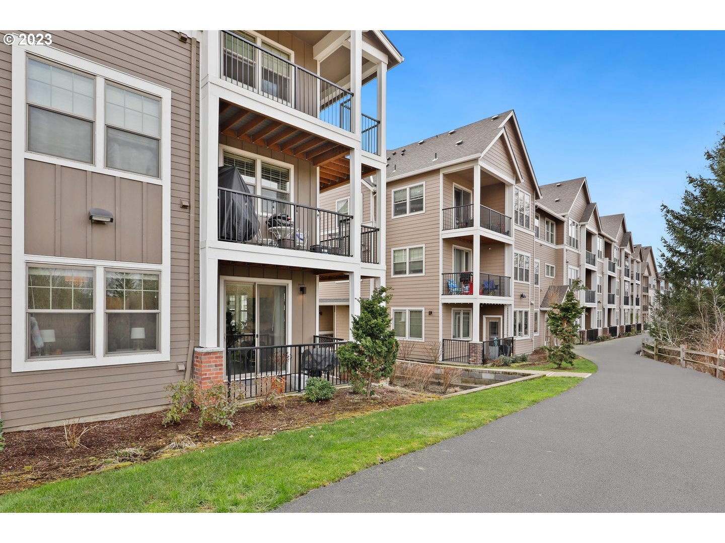 Photo #2: 23147069 Listing 