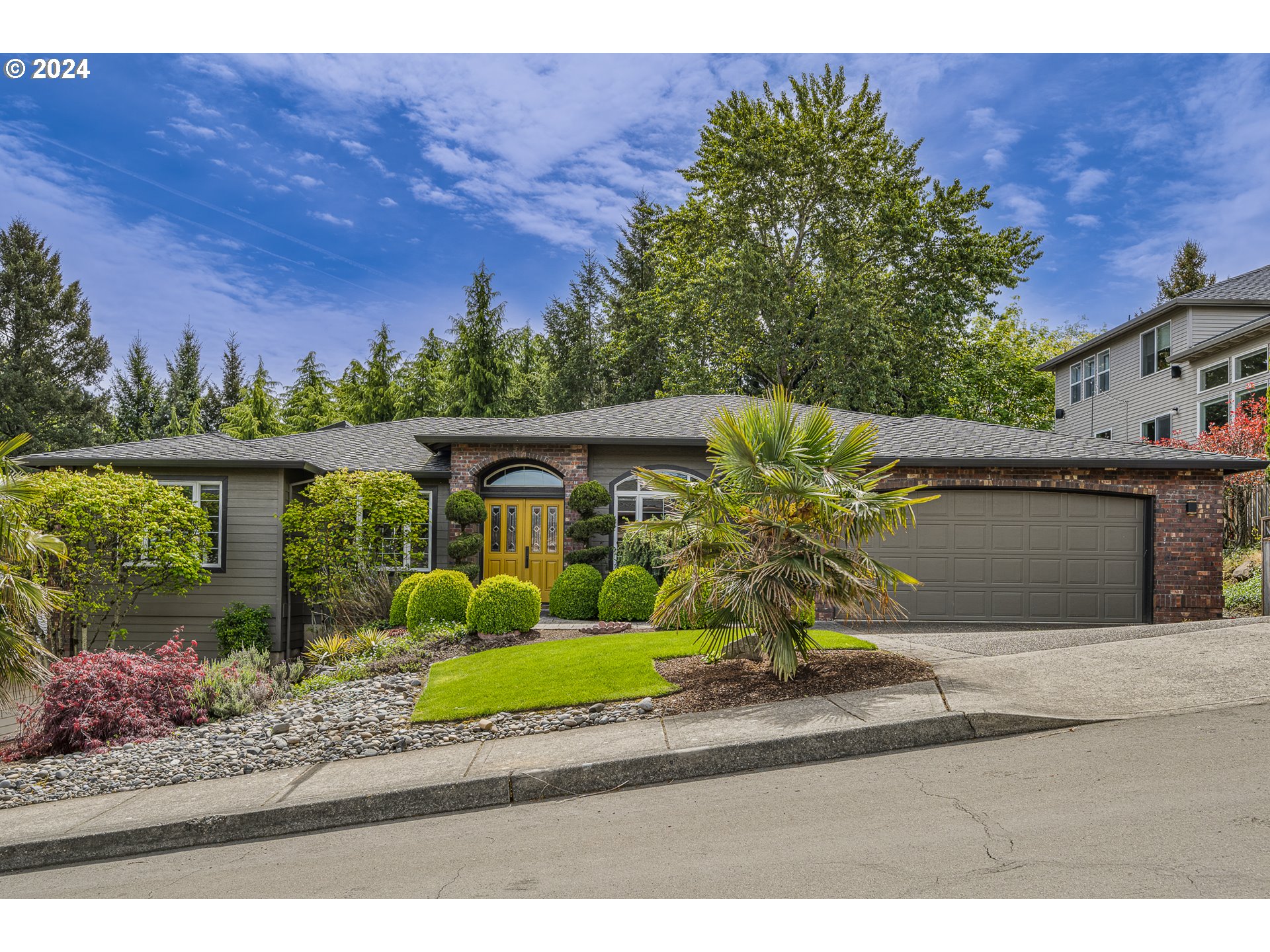 View main image for listing located at: 13796 SW Hillshire Dr