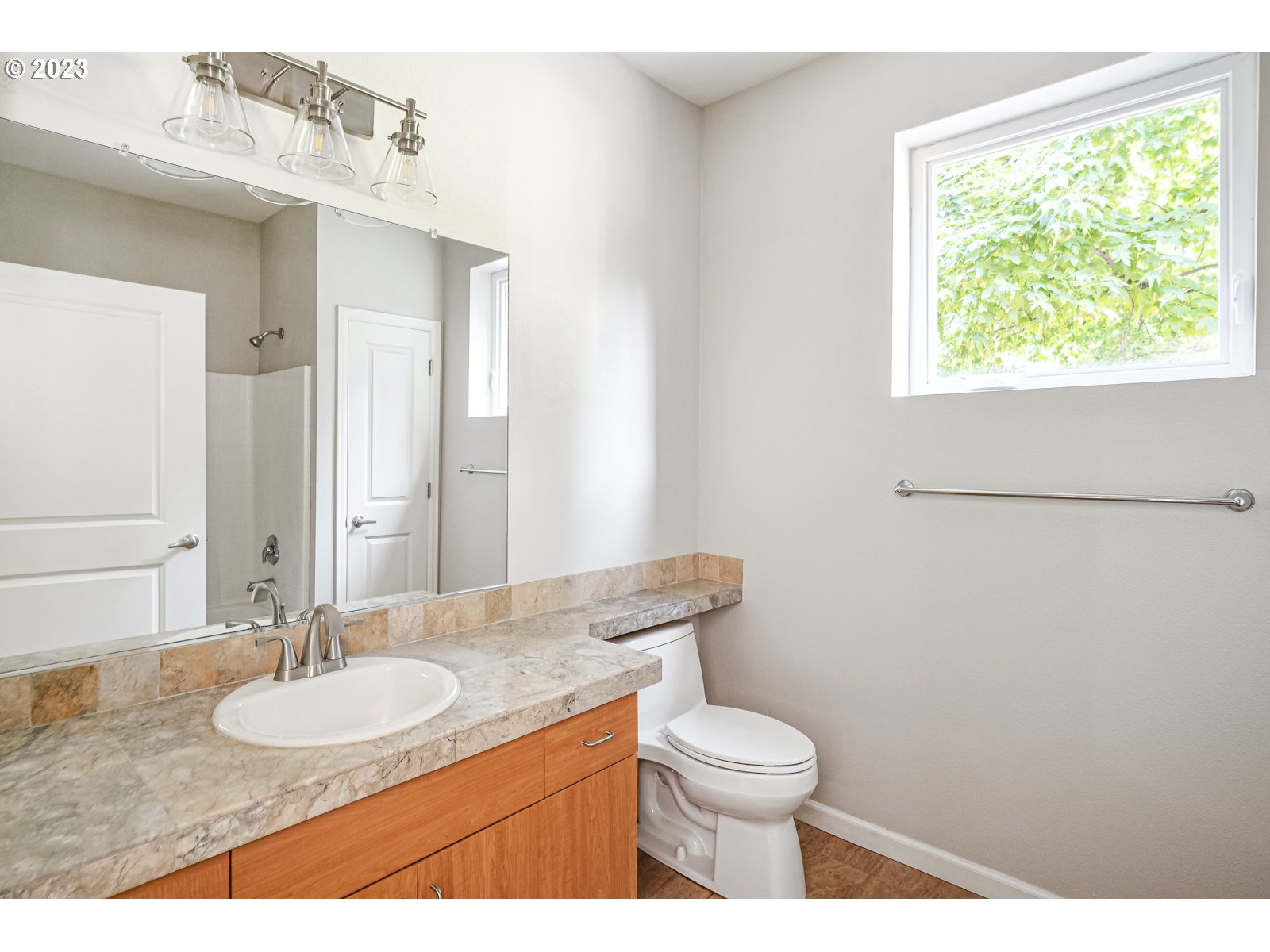 Photo #2: 23149020 Listing 