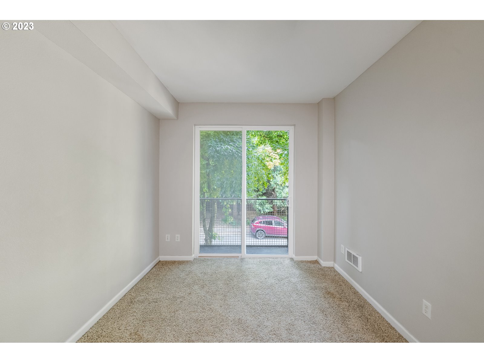 Photo #5: 23149020 Listing 