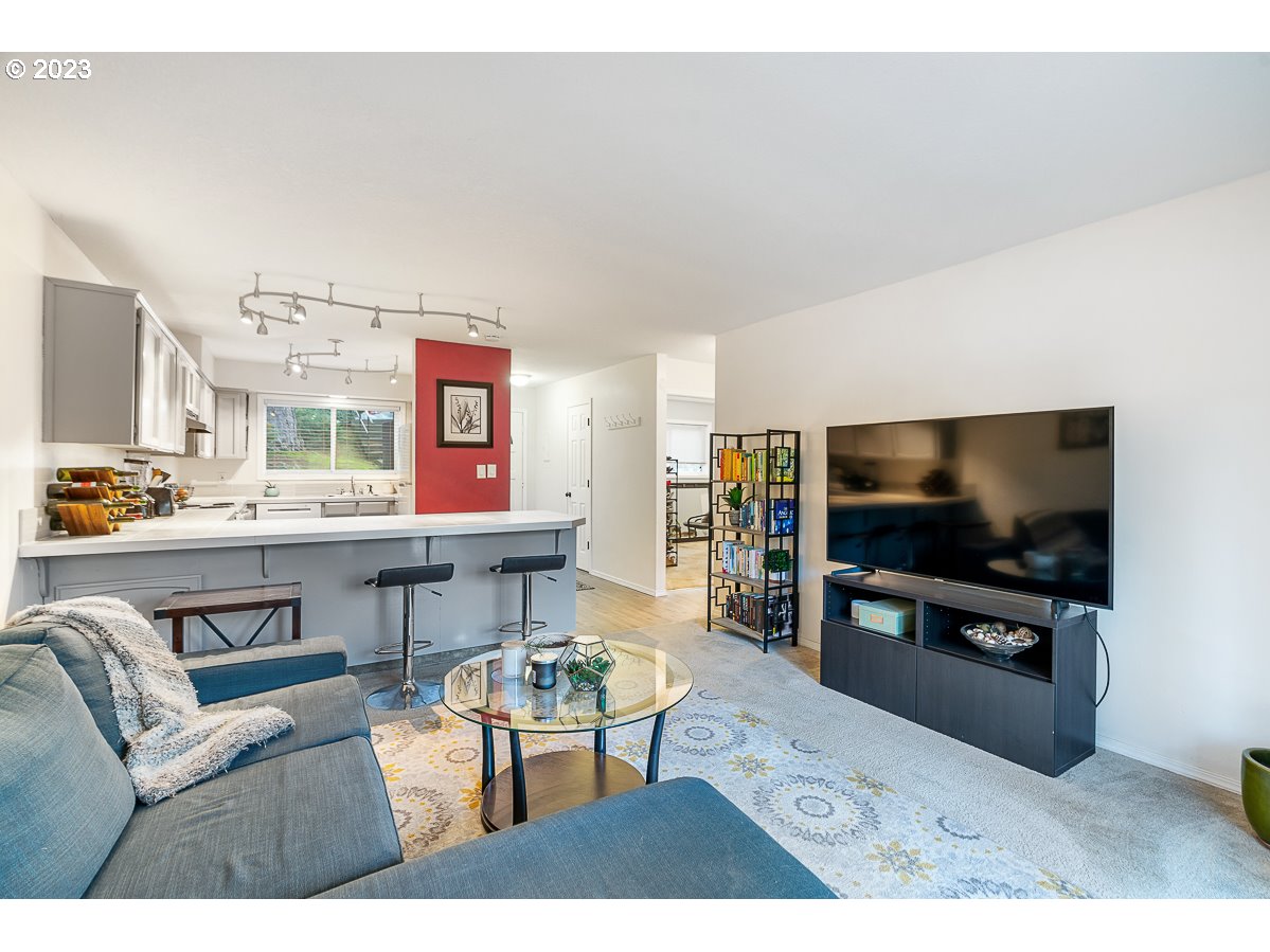 Photo #6: 23149108 Listing 