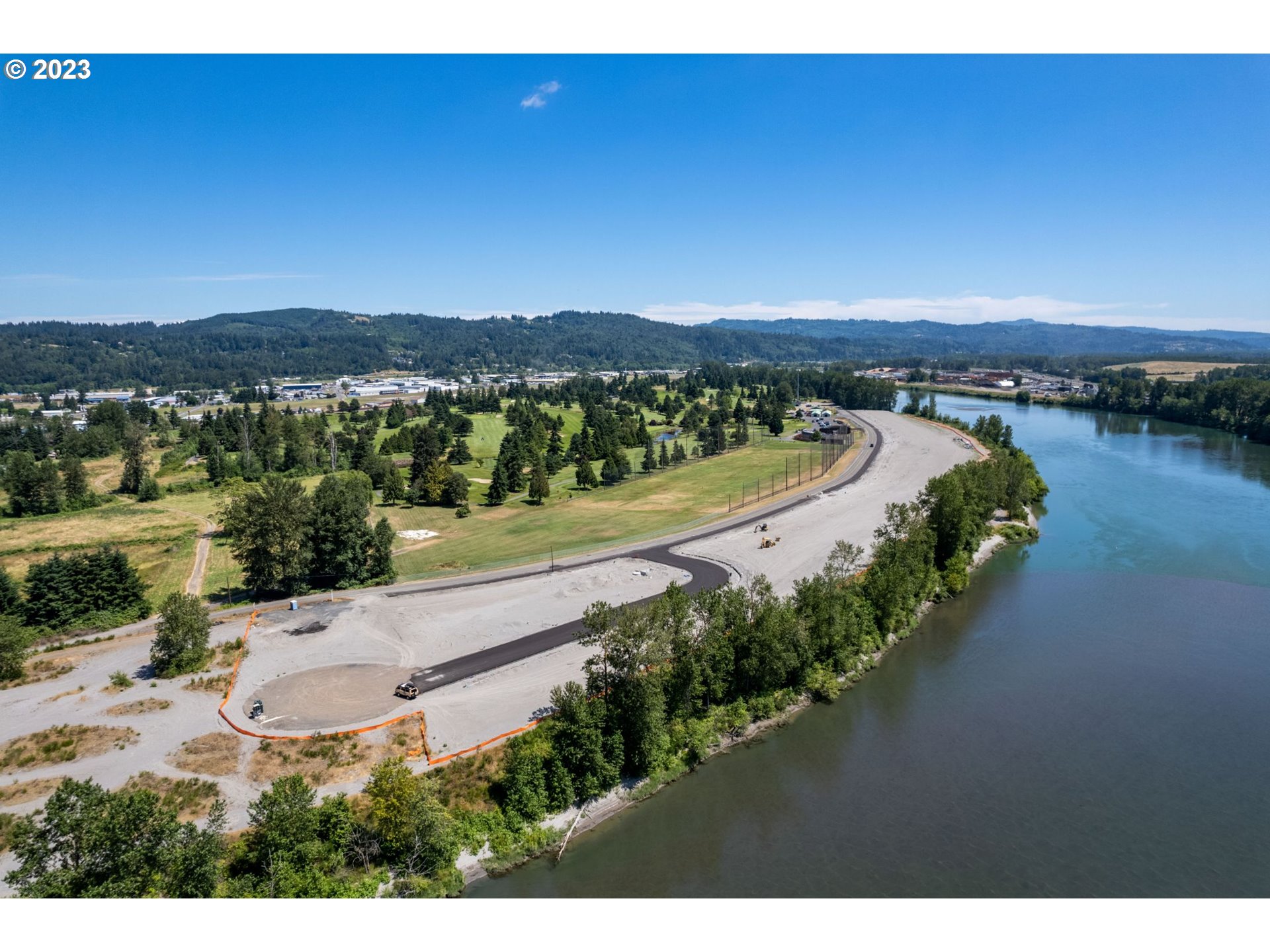 2084 S River Rd, Kelso, WA 98626
