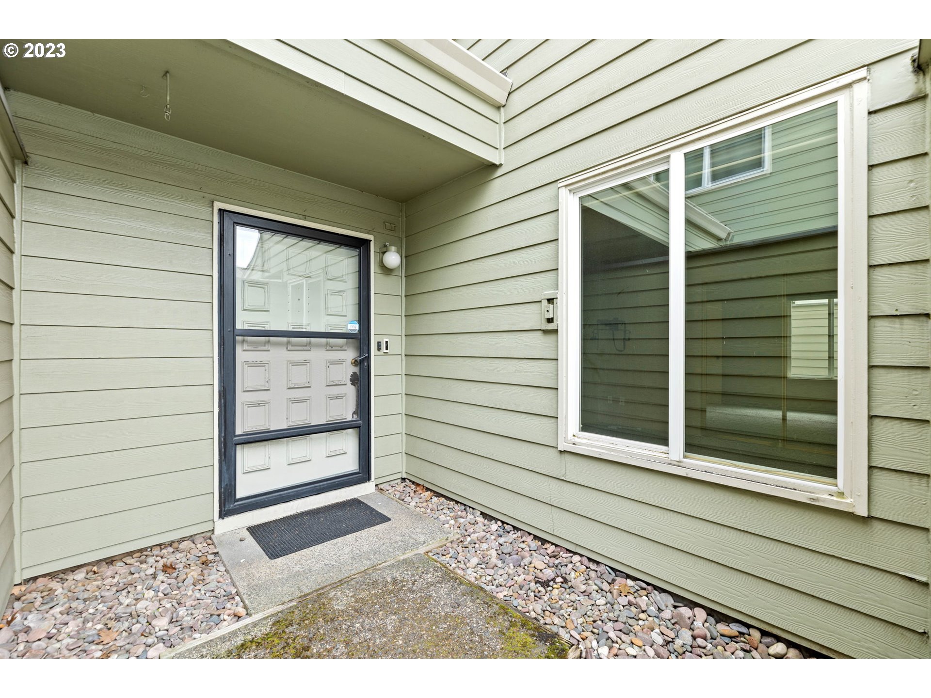 Photo #2: 23152028 Listing 