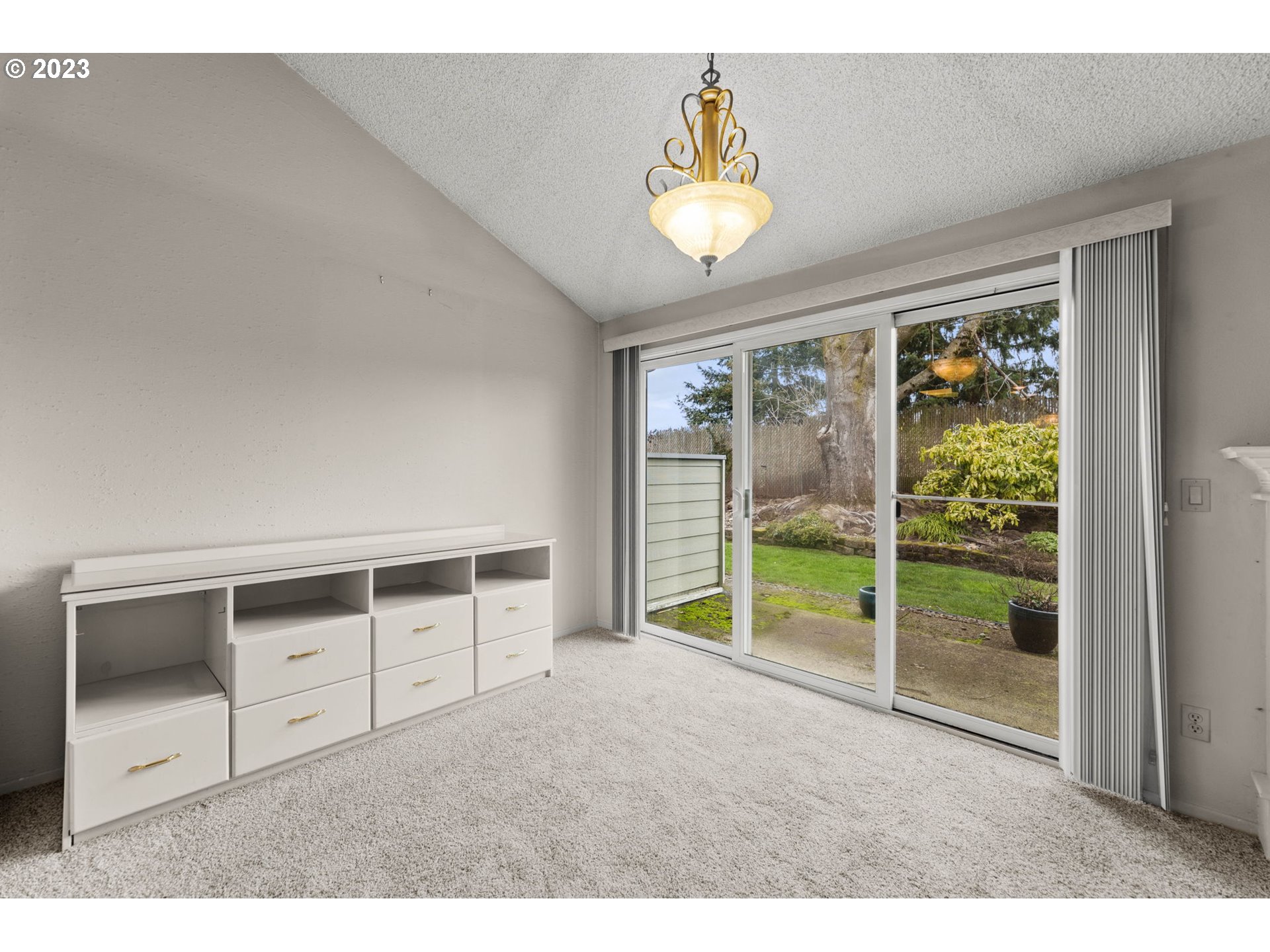 Photo #6: 23152028 Listing 