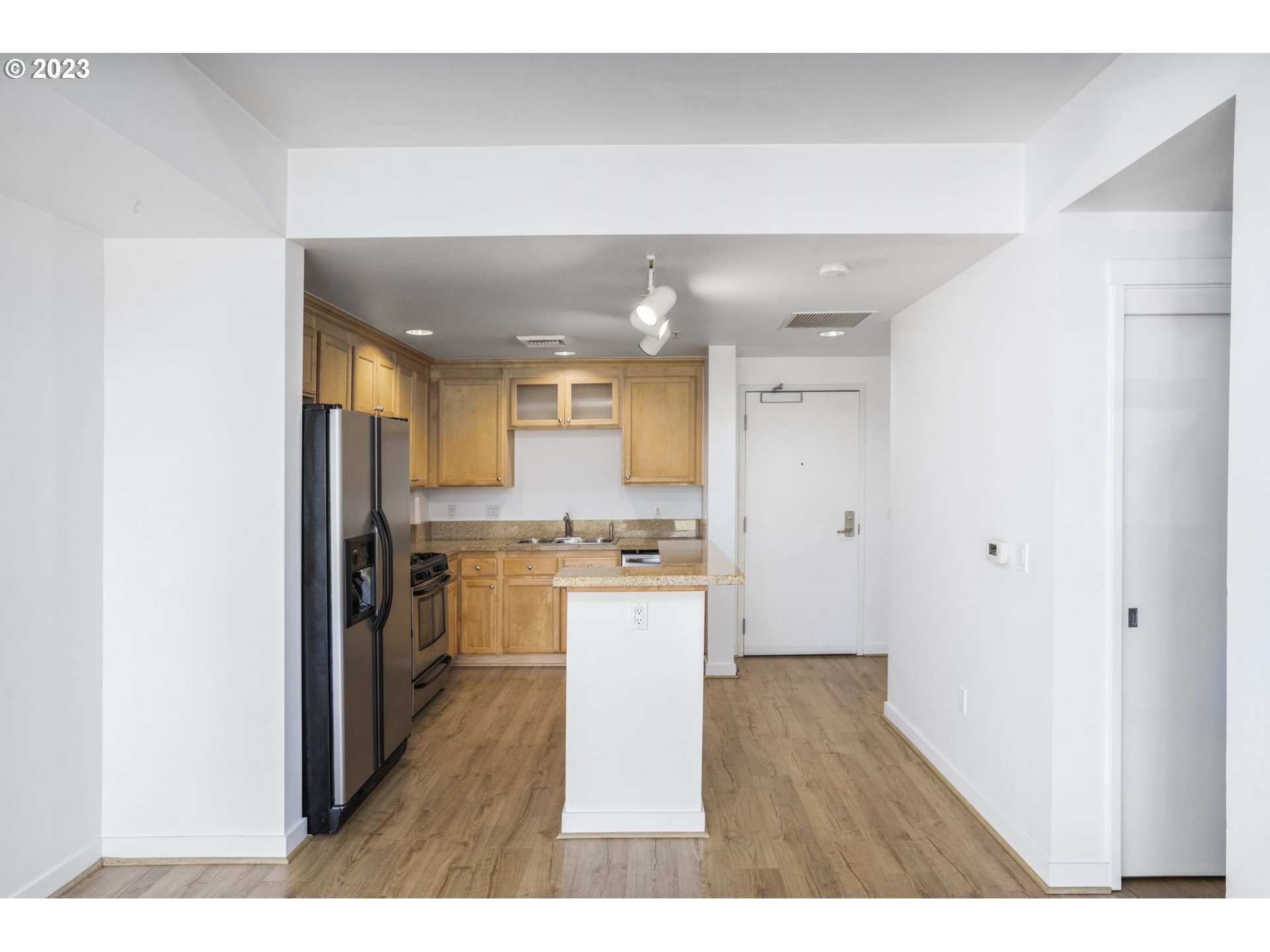 Photo #2: 23152251 Listing 