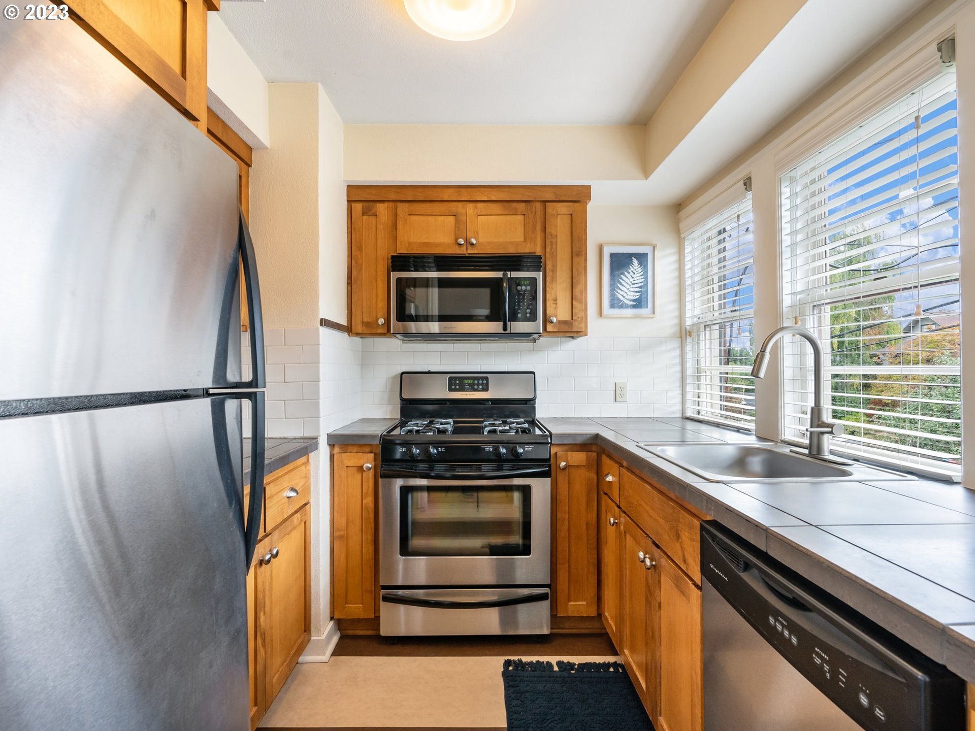 Photo #6: 23157868 Listing 