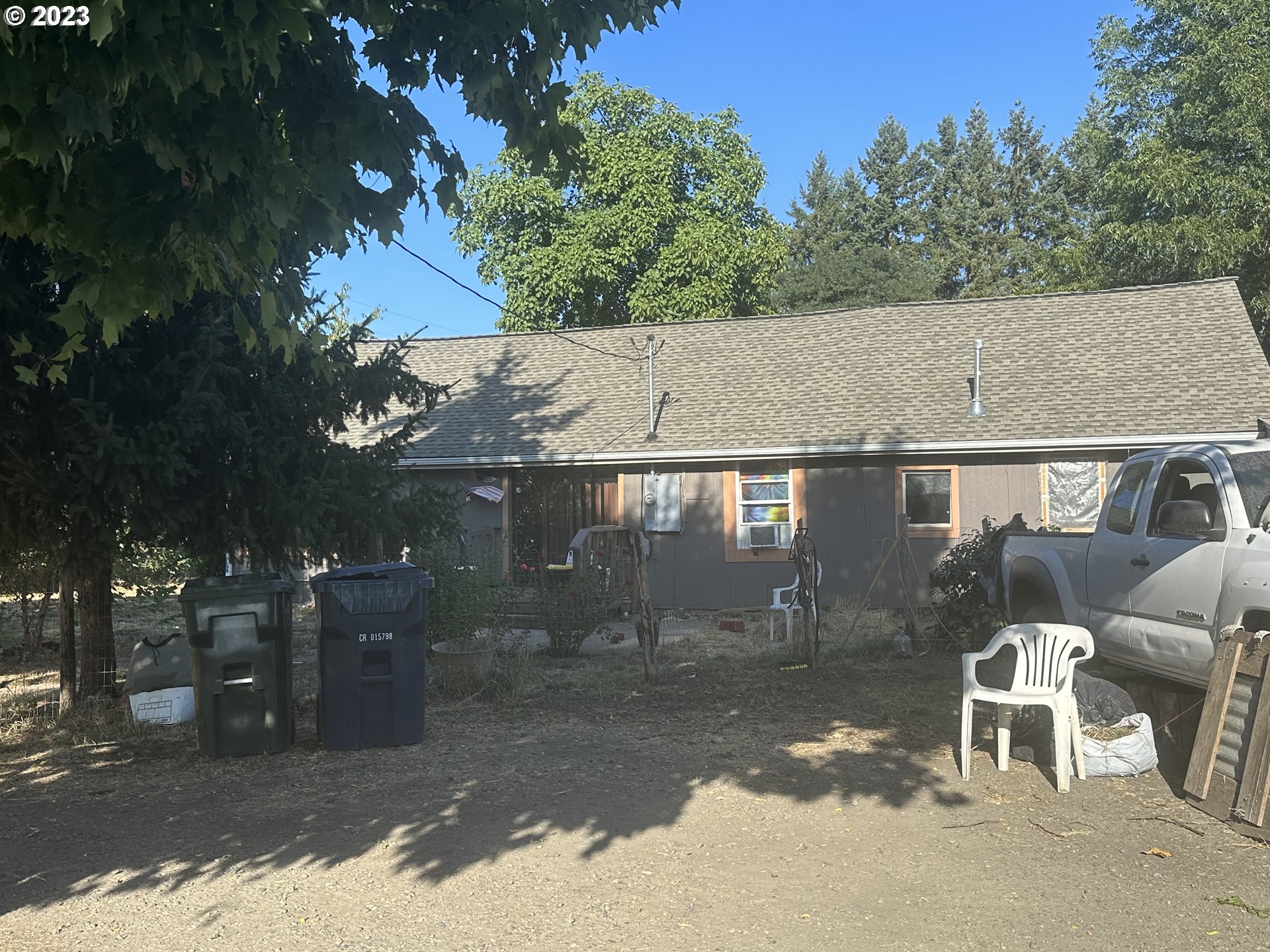 33830 ORCHARD AVE Creswell, Oregon Investors opportunity with this 4 Bed/1 Bath home that sits on approx. .43 acres. The roof, gutters, and exterior paint done last year. Small garage, shop. The attic room is about 110 sq ft that is partially complete. Plenty of room for your toys & RV. The home is on post and pier, no foundation. Well is shared. Easy I-5 access. Home being sold as is and is priced to sell.