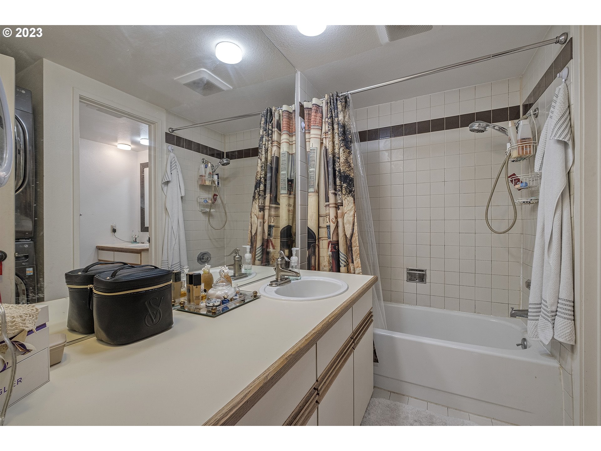 Photo #5: 23167249 Listing 