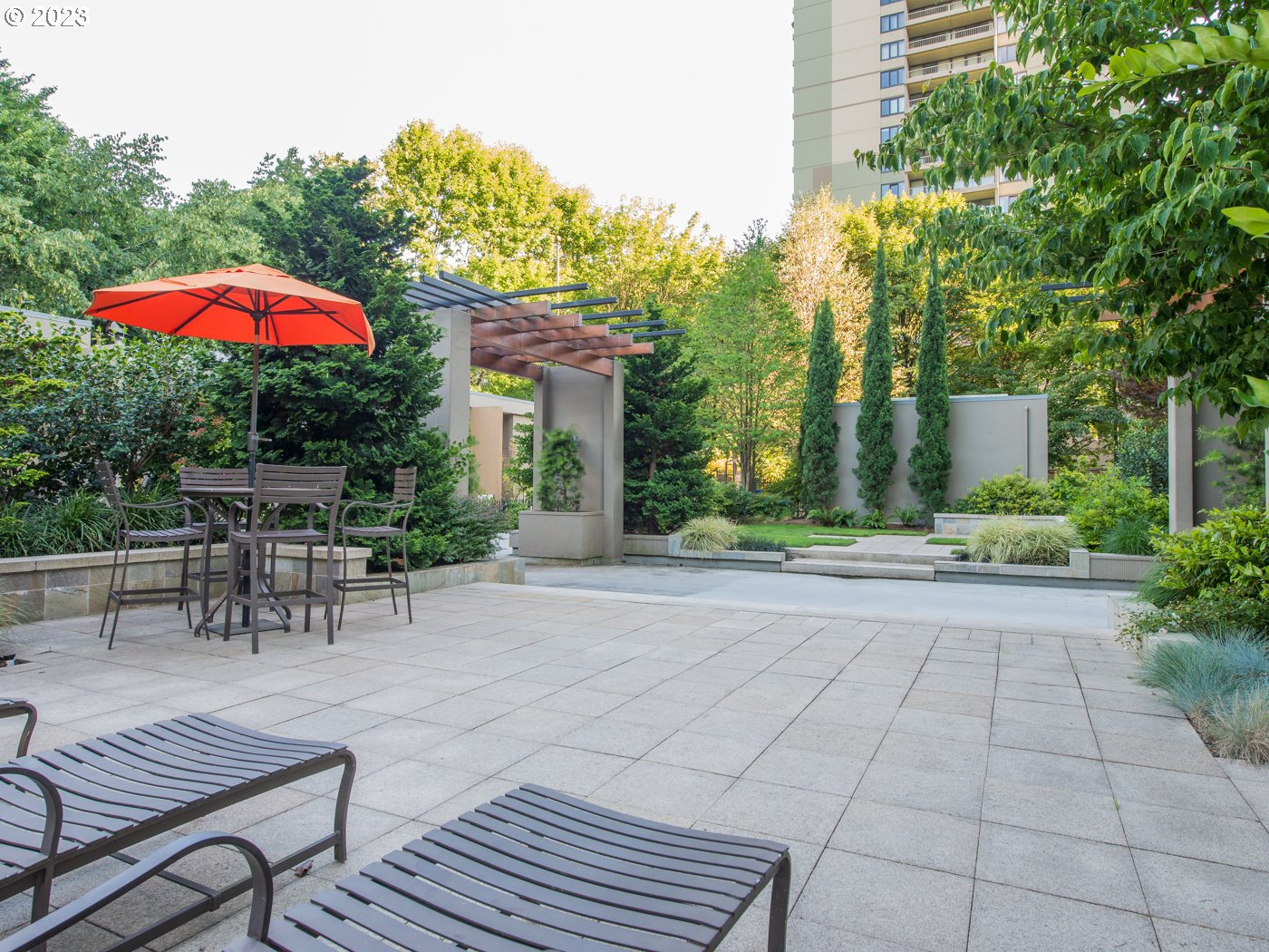 Photo #2: 23170226 Listing 