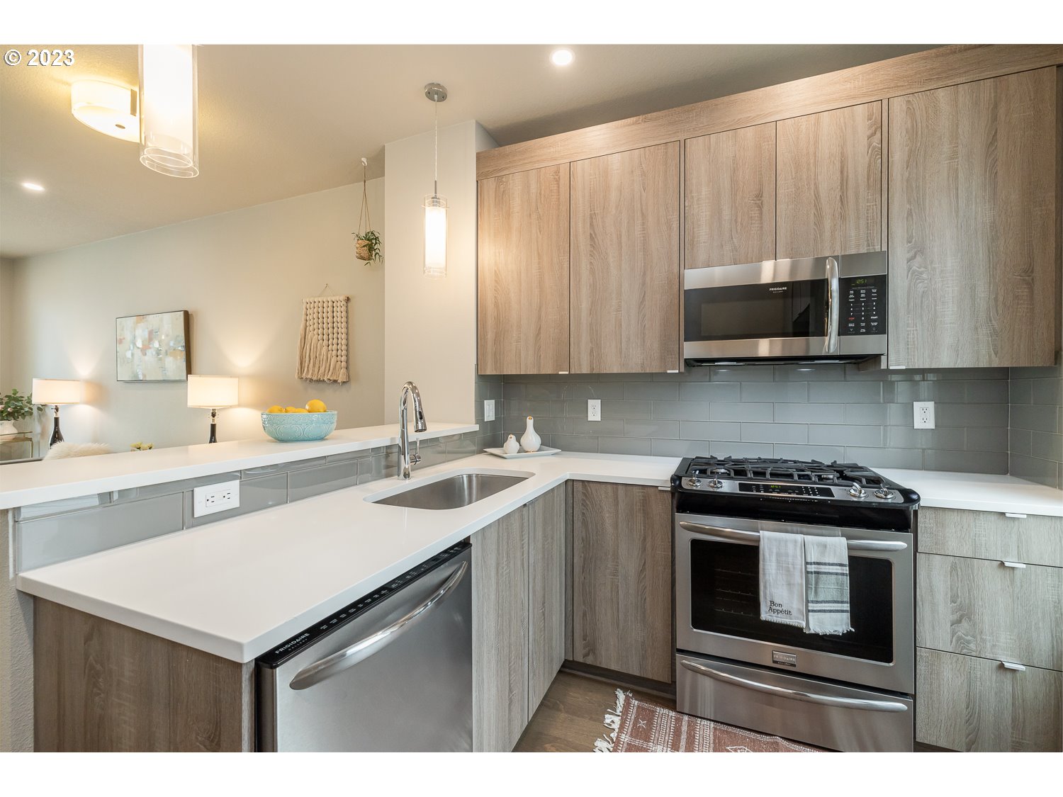 Photo #4: 23173063 Listing 