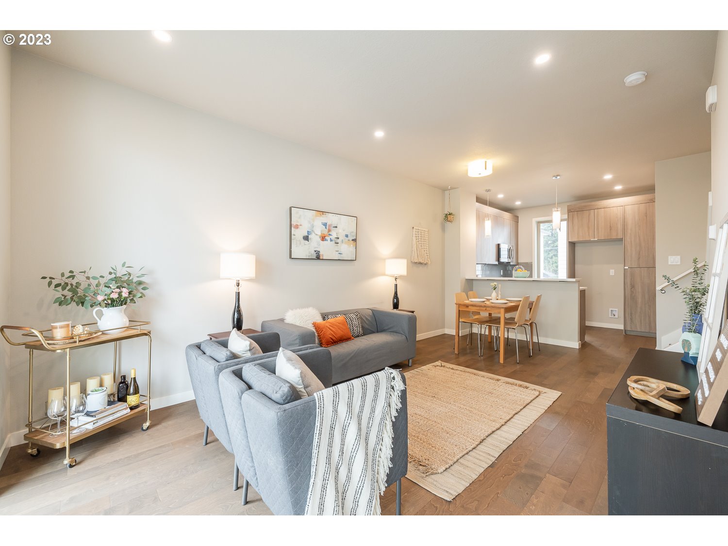 Photo #2: 23173063 Listing 