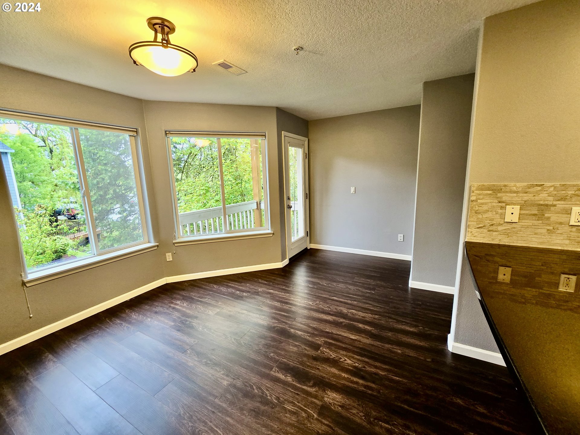 Photo #6: 23179617 Listing 