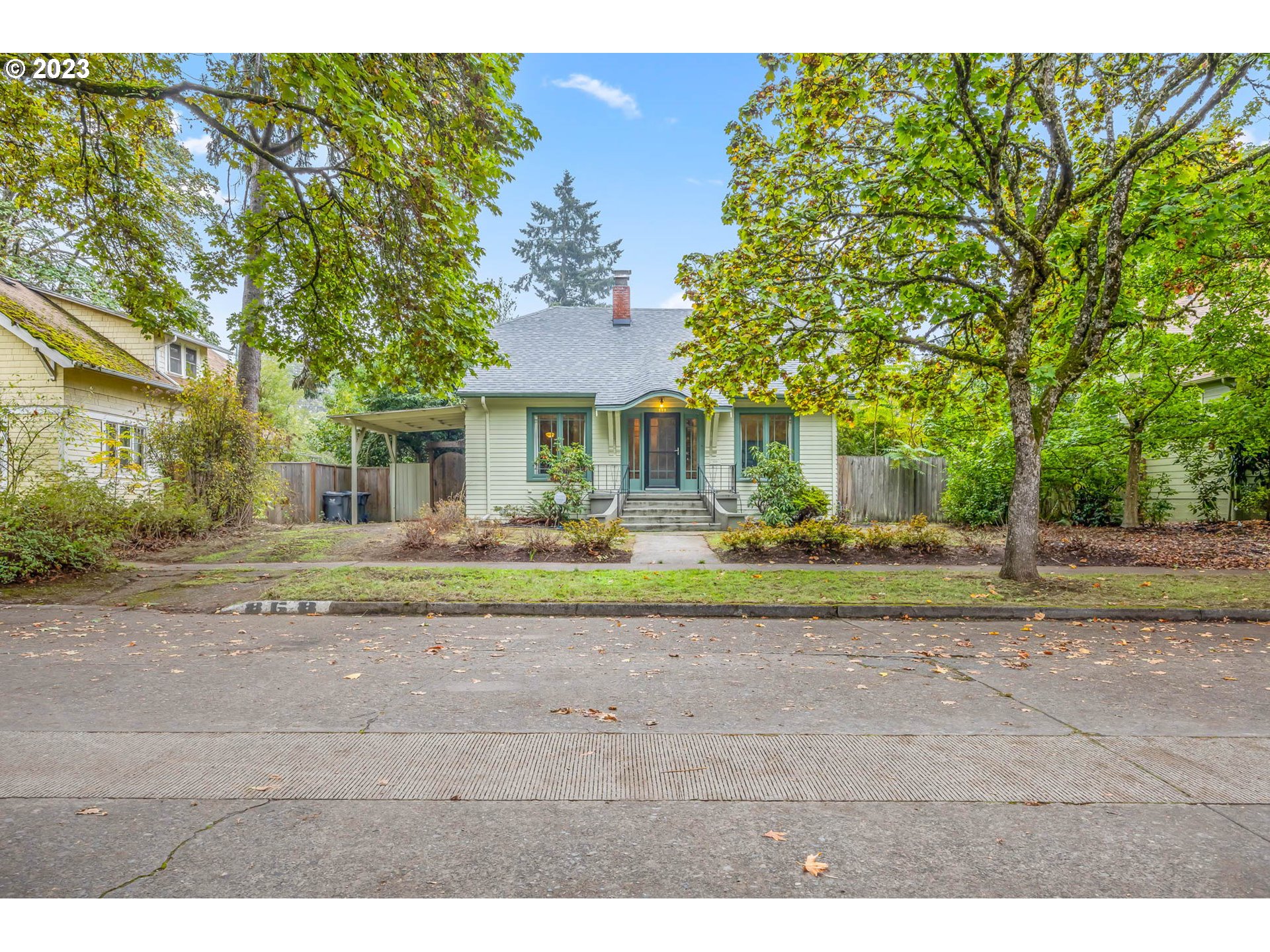 868 W 10TH AVE, Eugene, OR 