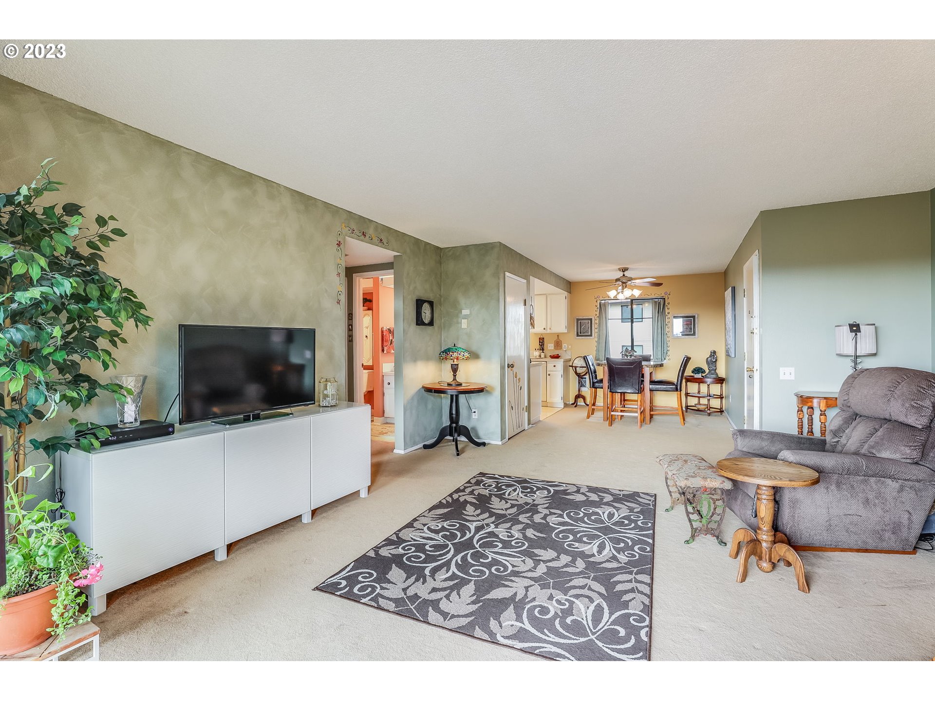 Photo #6: 23180639 Listing 