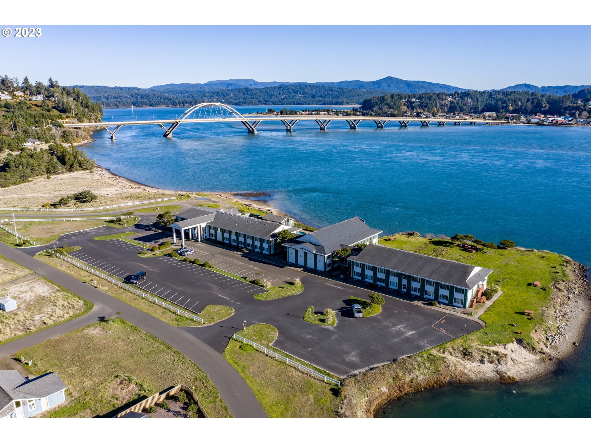 902 NW BAYSHORE DR, Waldport, OR 97394