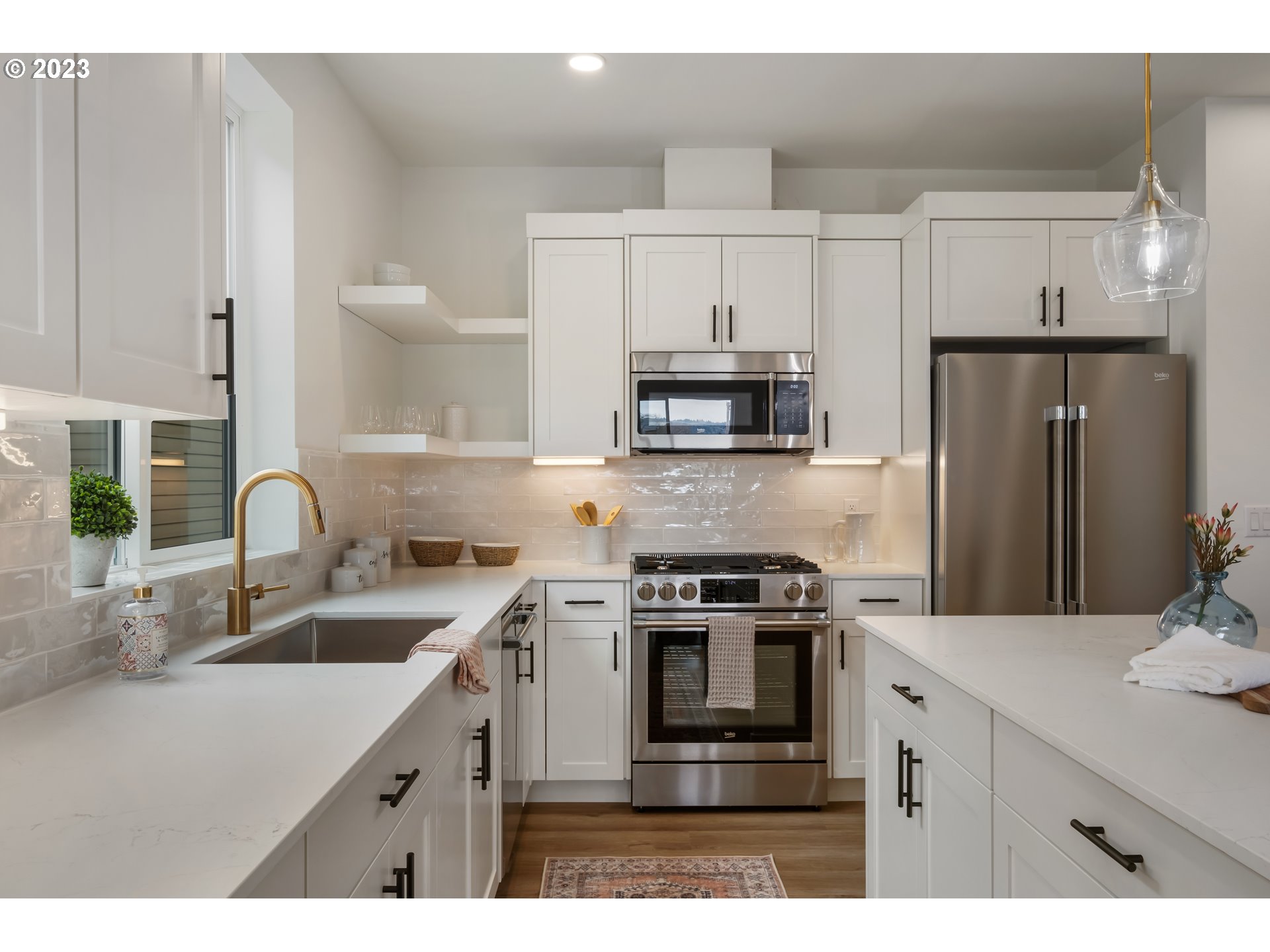 Photo #5: 23183568 Listing 