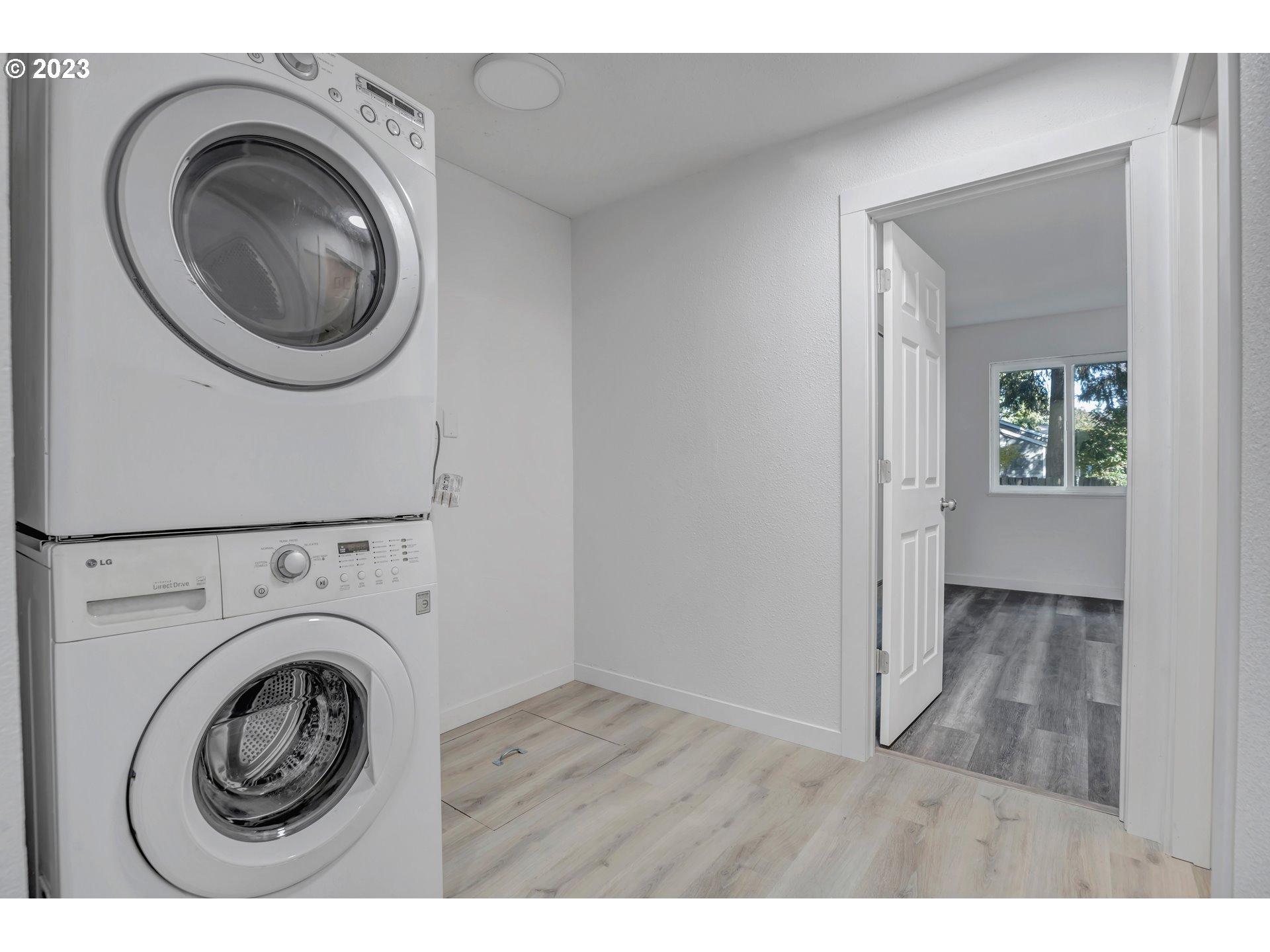Photo #2: 23184757 Listing 