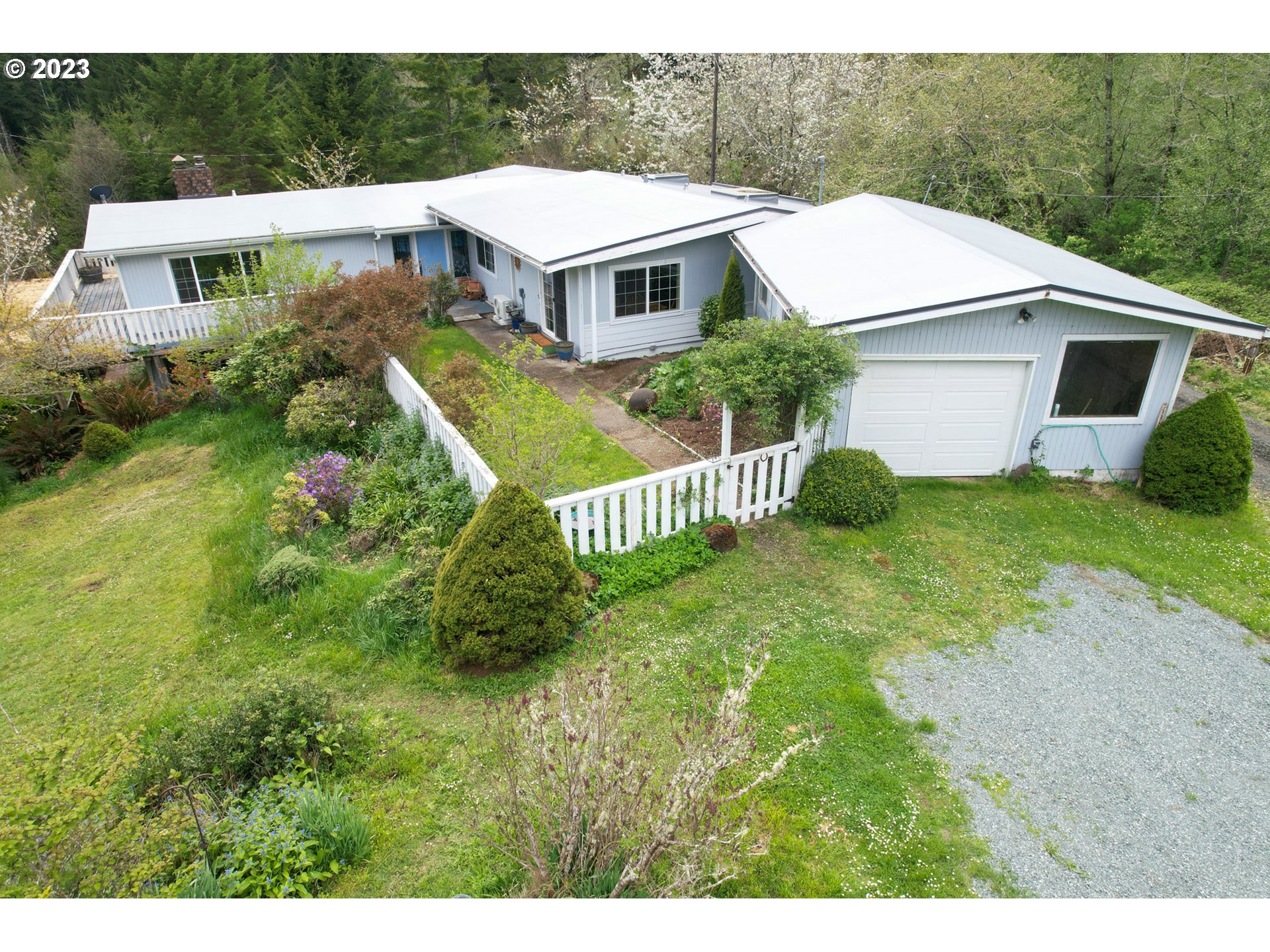 61211 DOYLE RD, Coos Bay, OR 97420