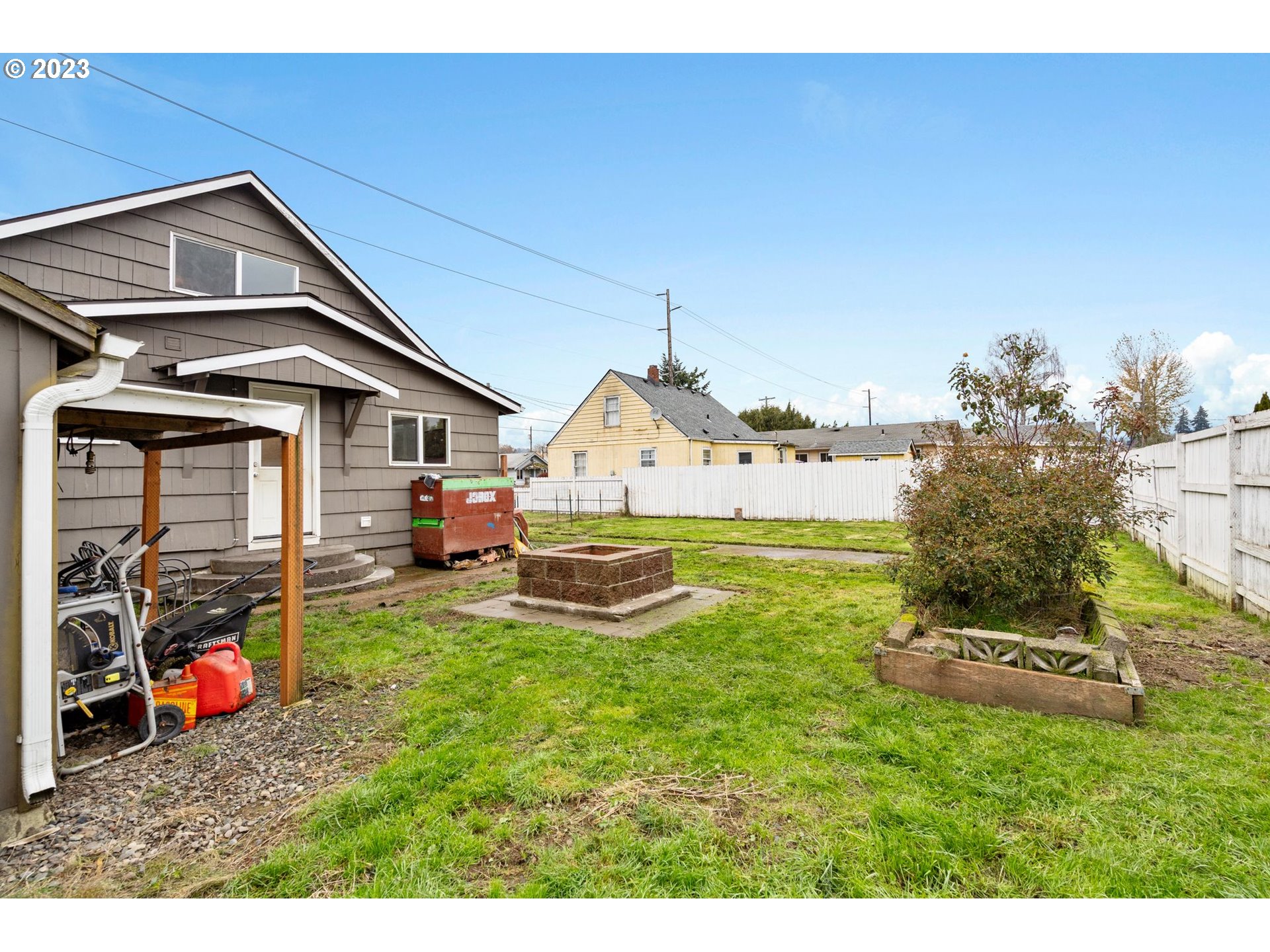 812 S 5th Ave, Kelso, WA 98626