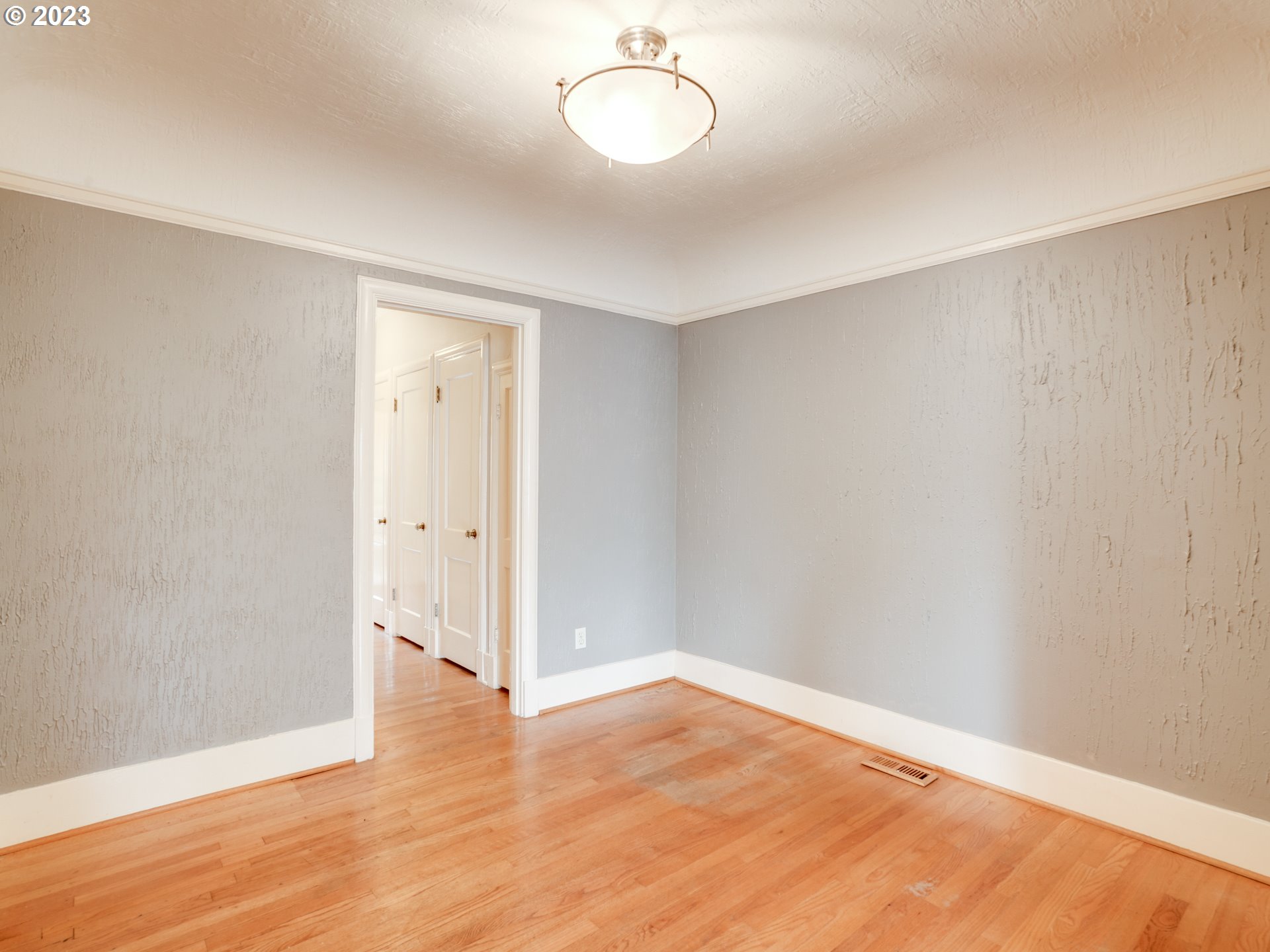 Photo #3: 23188046 Listing 