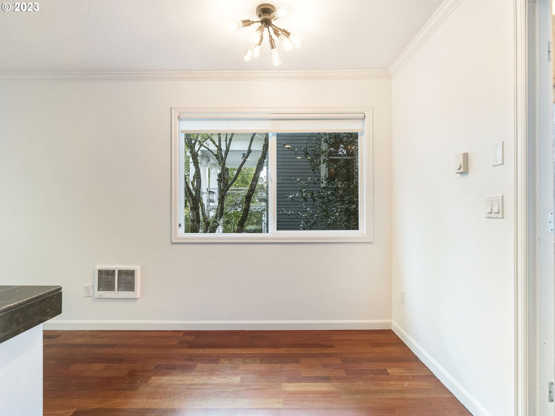Photo #16: 23189937 Listing 