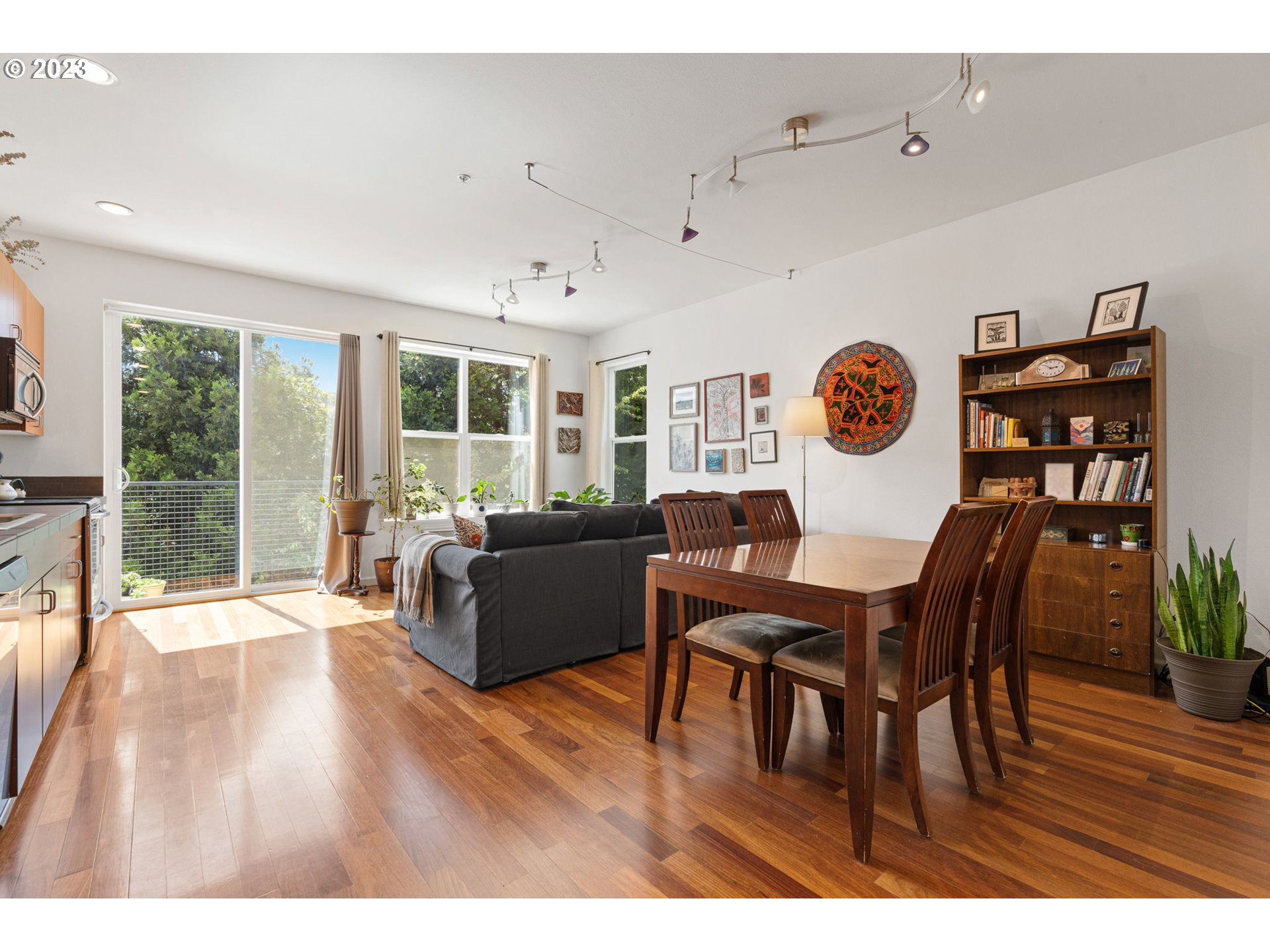 Photo #6: 23191084 Listing 
