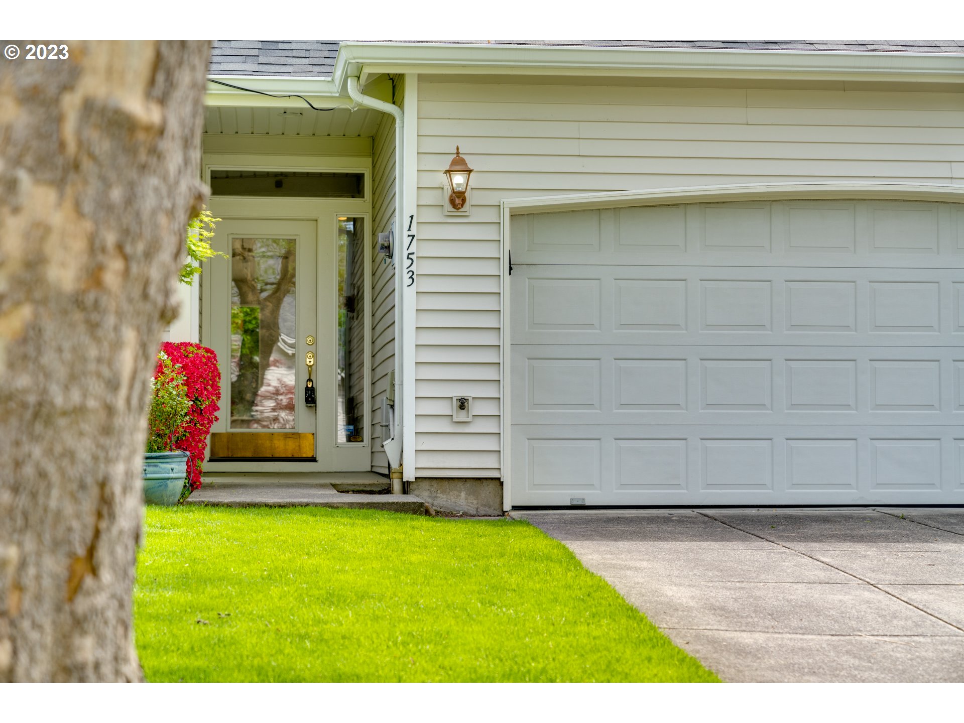 Photo #5: 23191313 Listing 