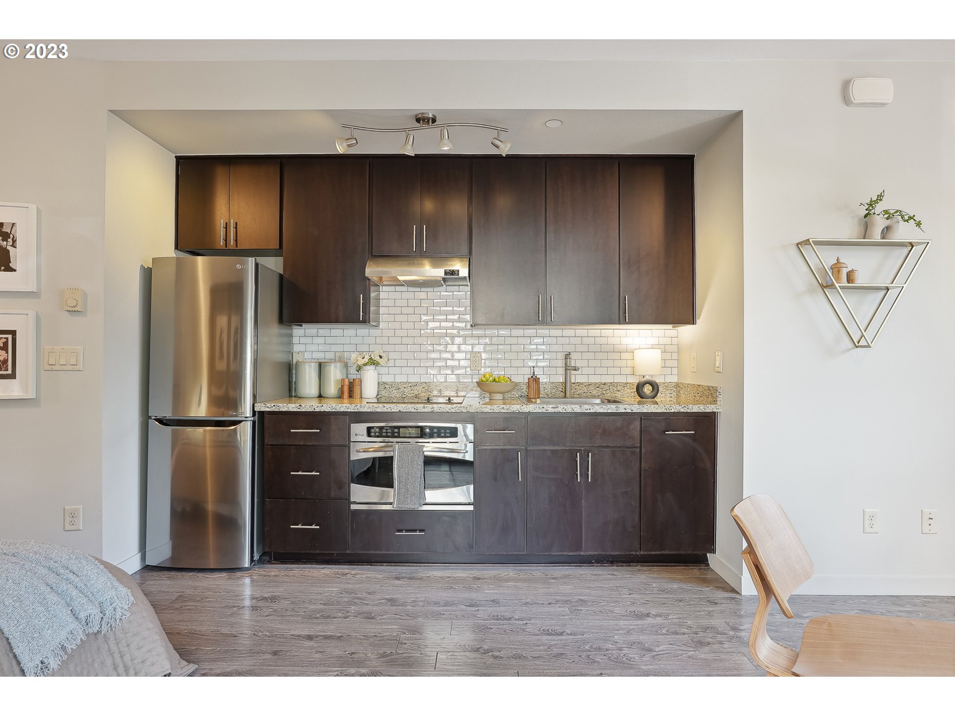 Photo #6: 23192778 Listing 