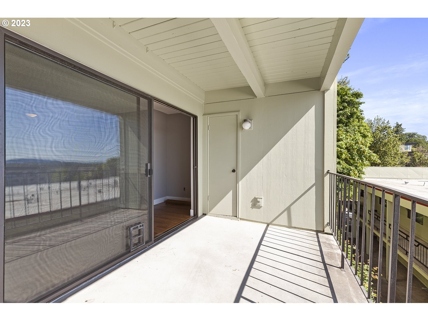 Photo #5: 23199211 Listing 