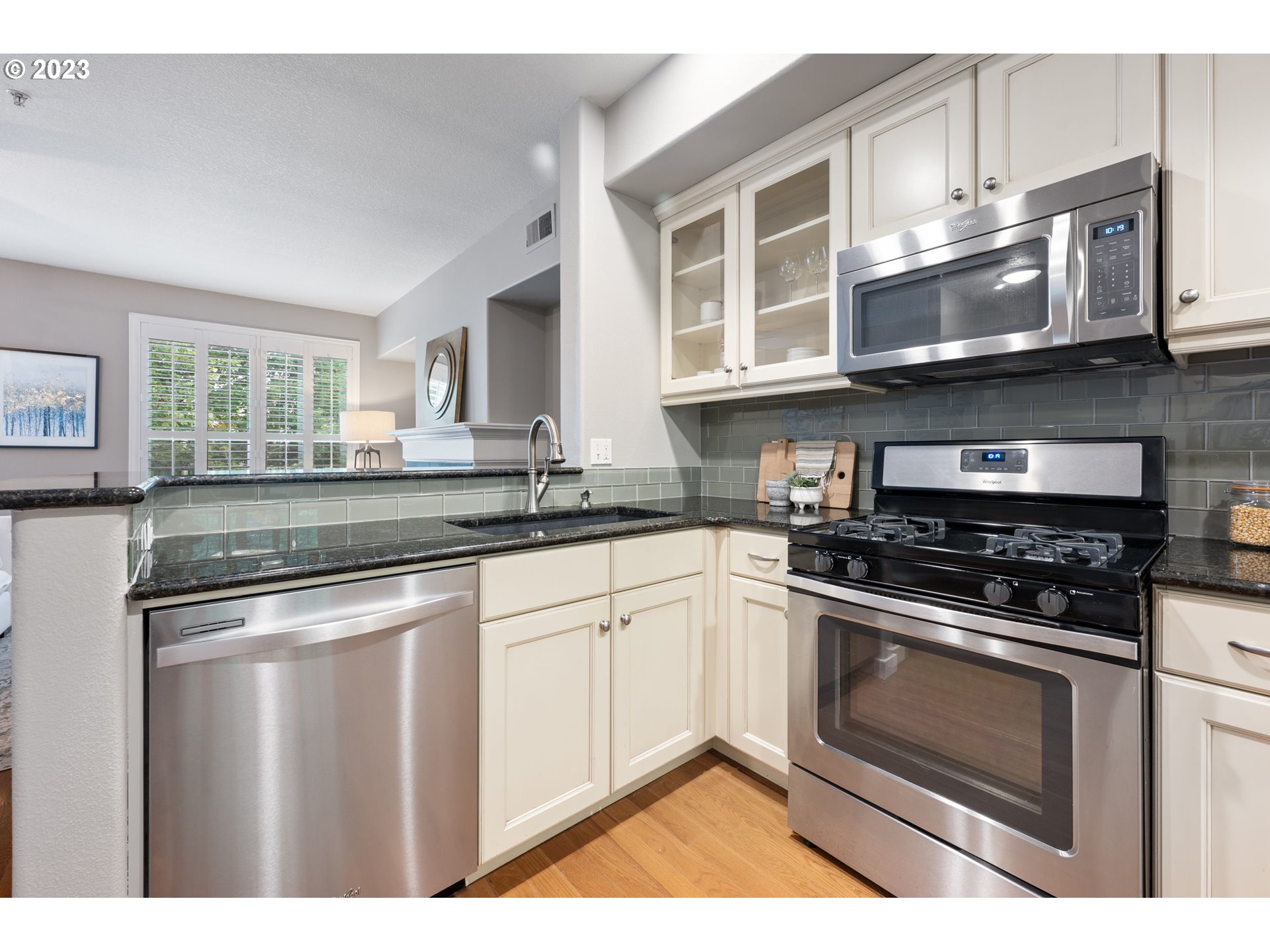 Photo #4: 23202930 Listing 