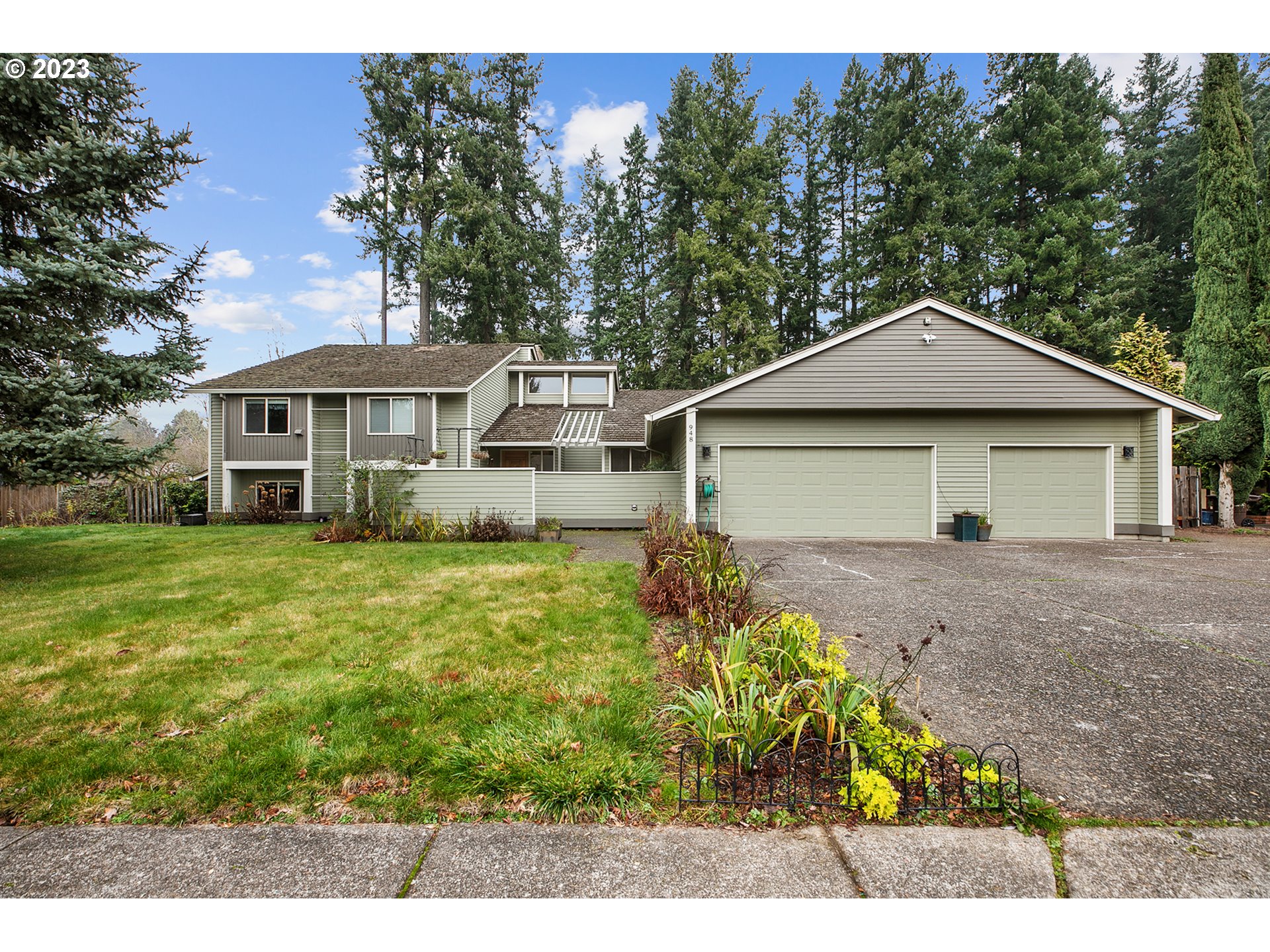 948 NW 170TH DR, Beaverton, OR 