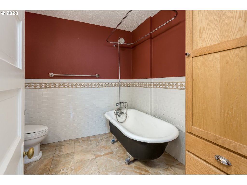 Photo #5: 23204610 Listing 