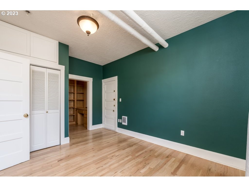 Photo #2: 23204610 Listing 