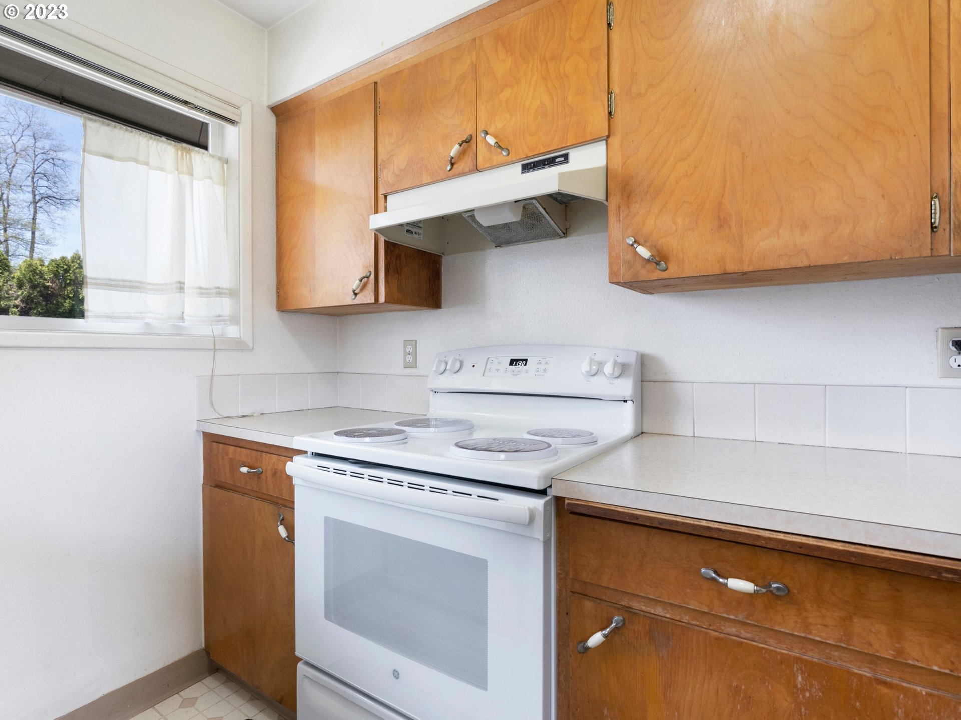 Photo #4: 23207681 Listing 