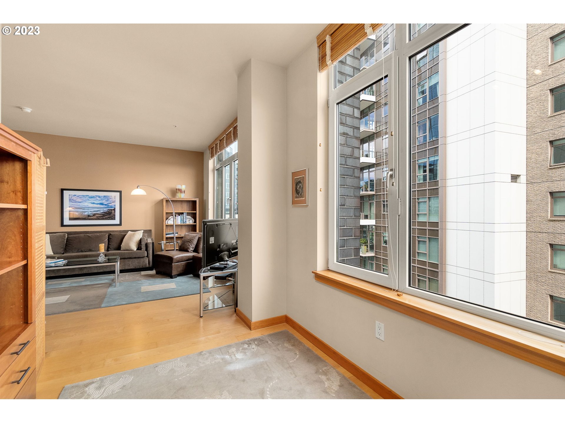 Photo #3: 23210100 Listing 