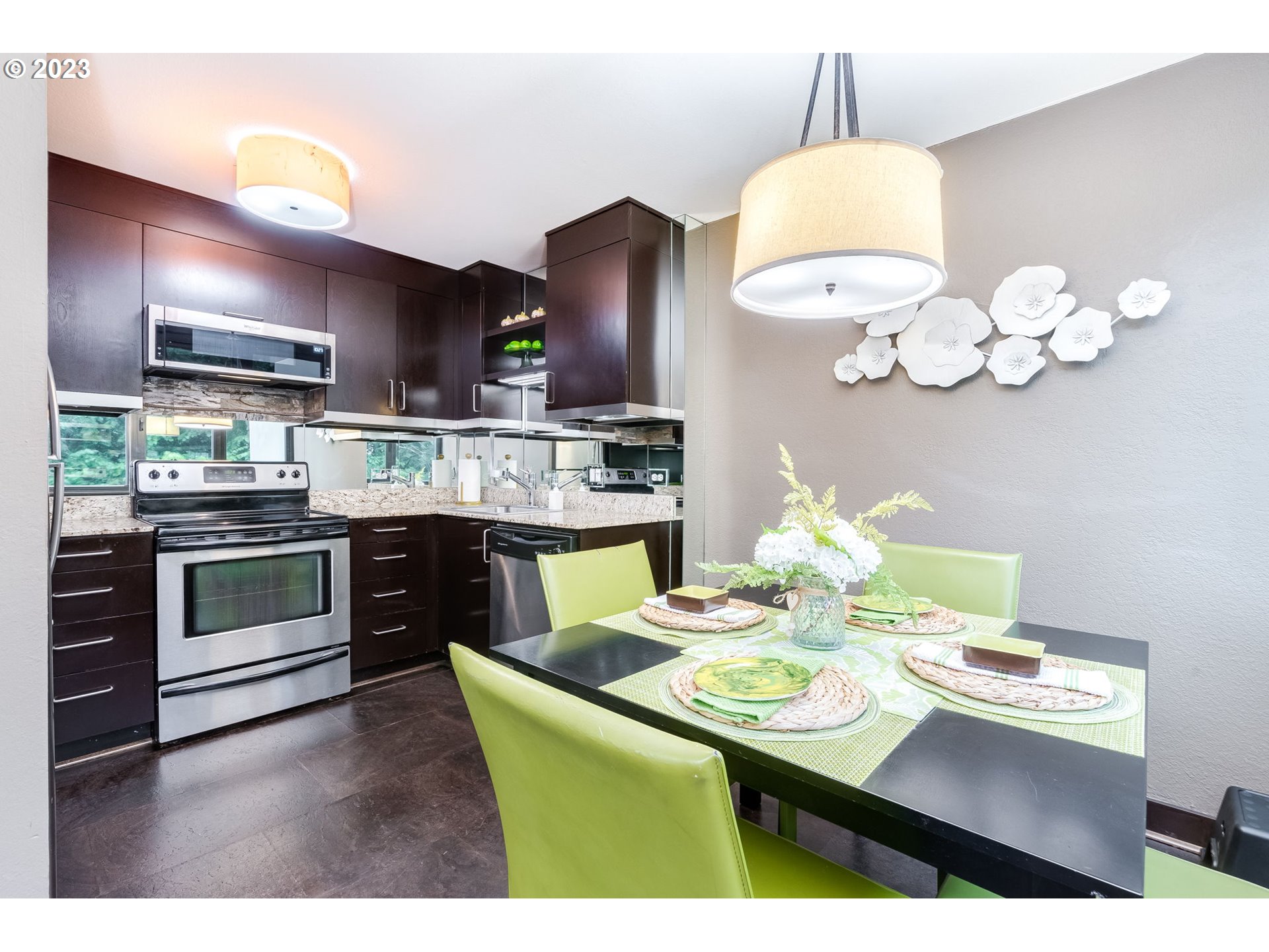 Photo #2: 23211493 Listing 