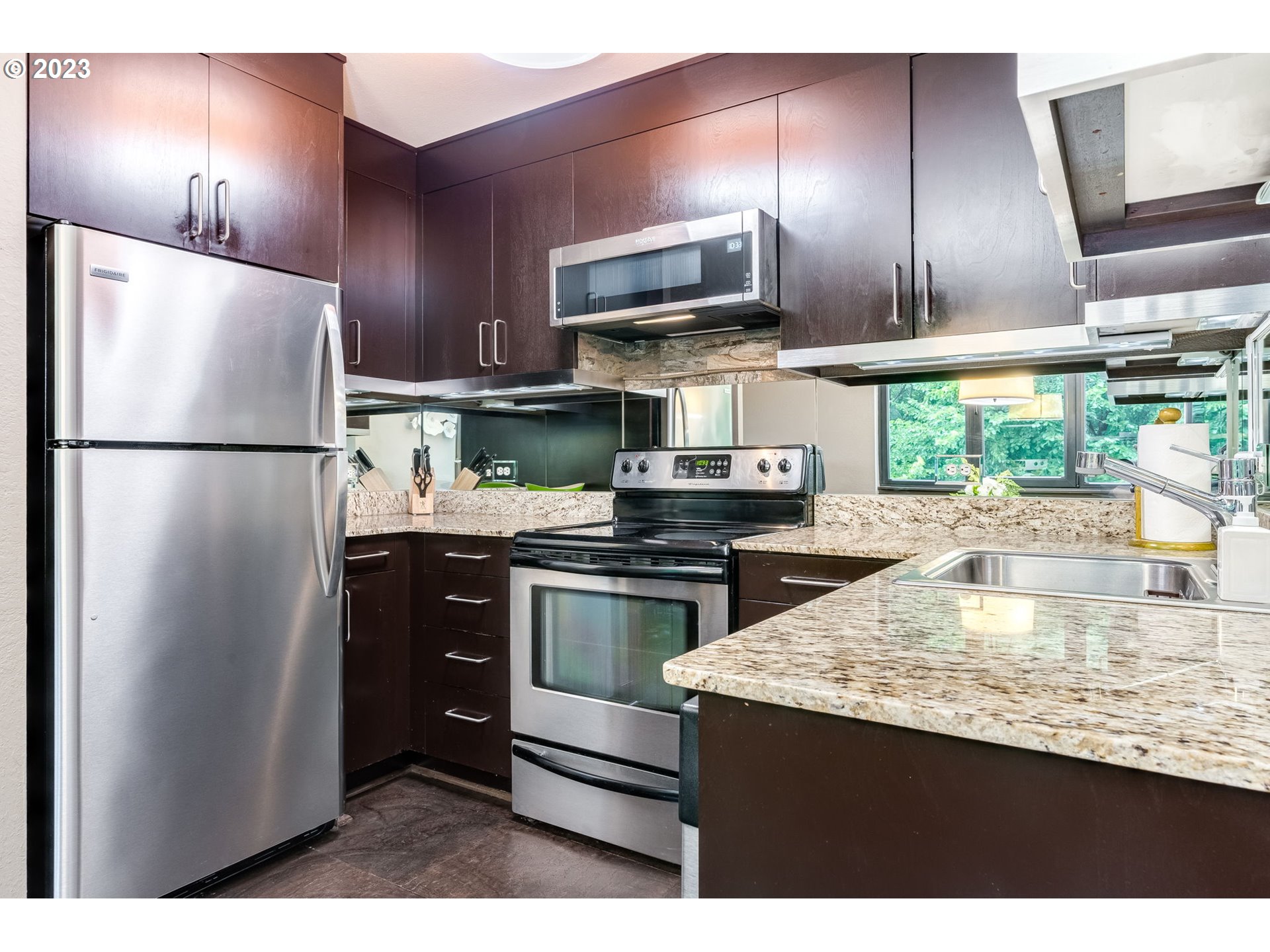 Photo #6: 23211493 Listing 