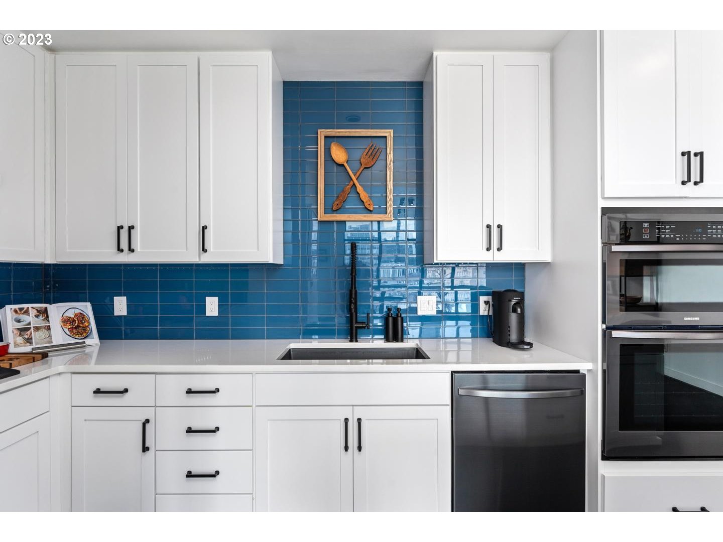 Photo #15: 23212094 Listing 