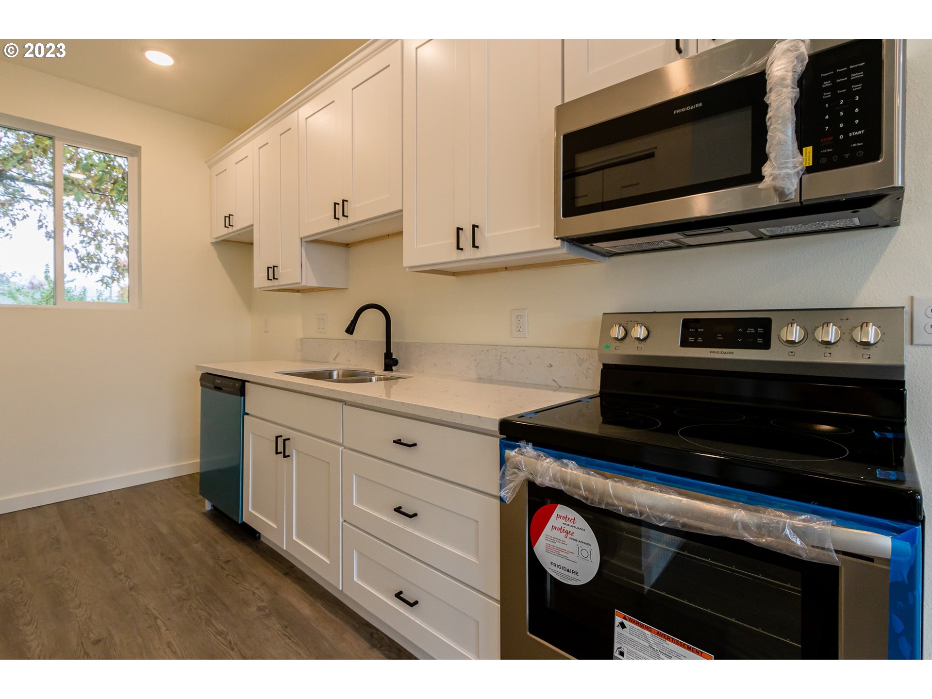 Photo #4: 23212609 Listing 