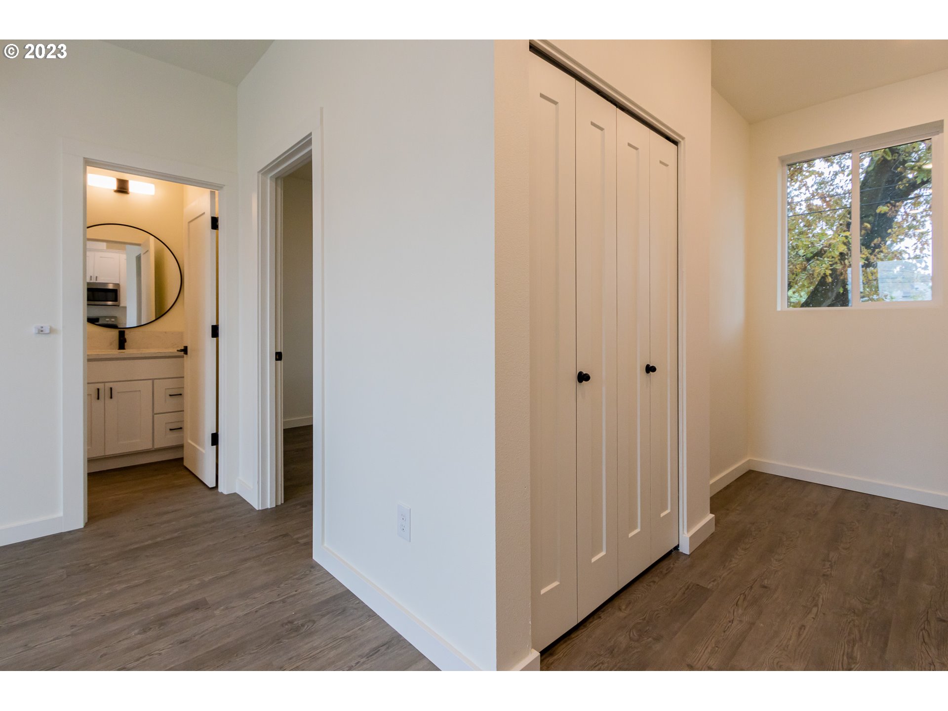 Photo #5: 23212609 Listing 