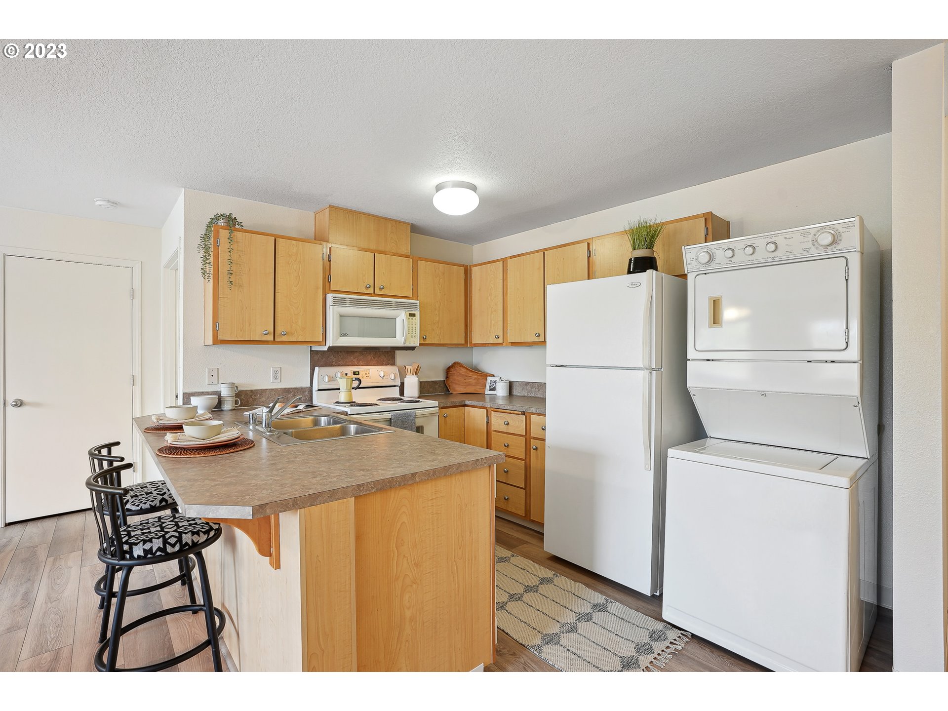 Photo #4: 23213068 Listing 