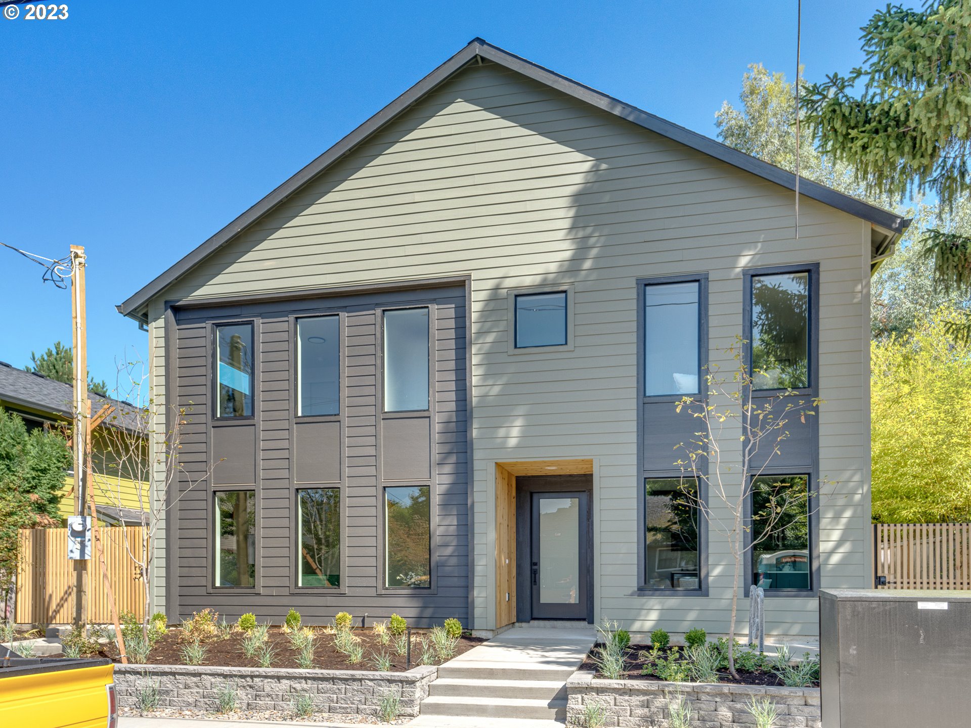 Photo #2: 23213923 Listing 