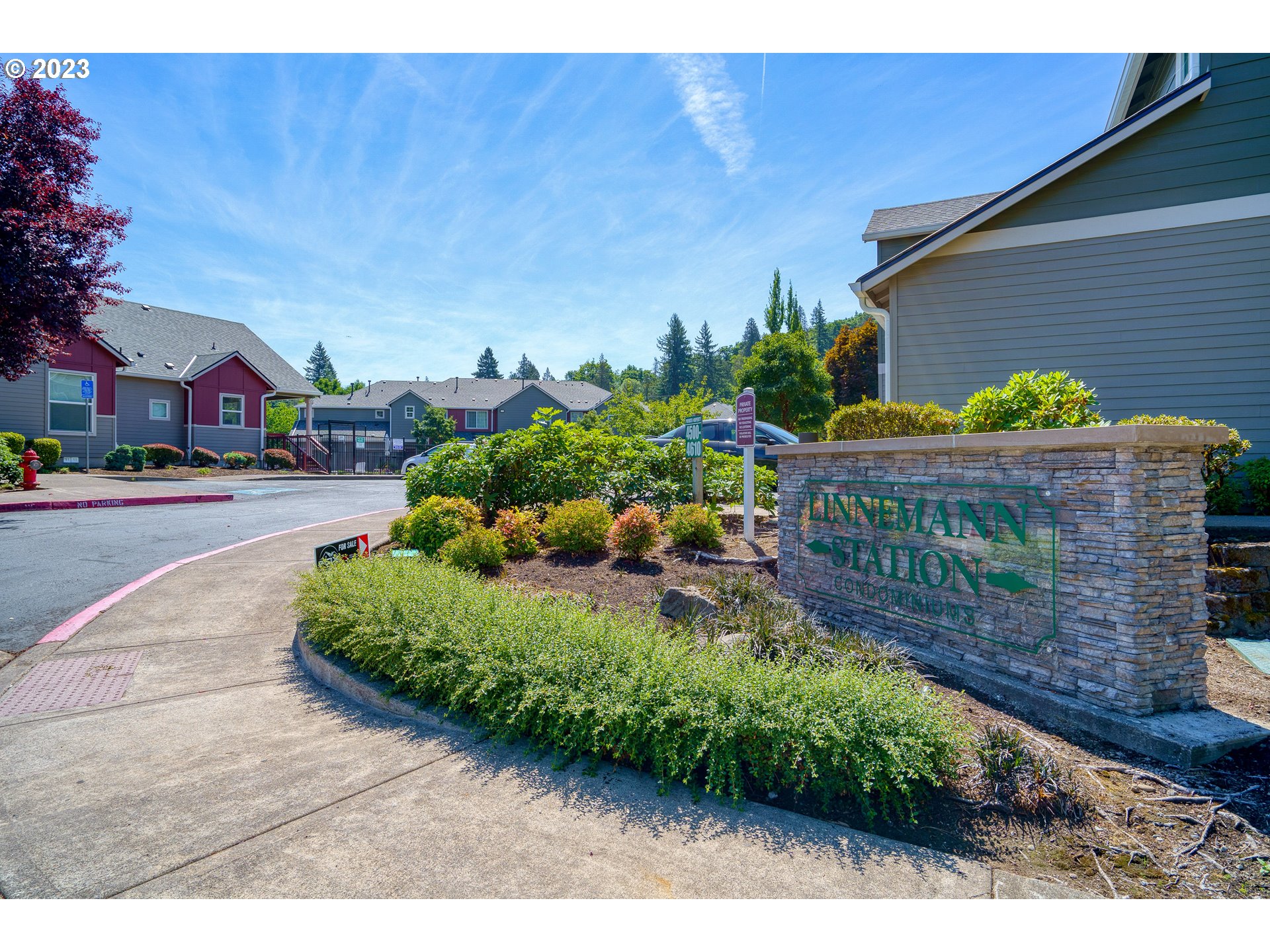 Photo #2: 23221320 Listing 