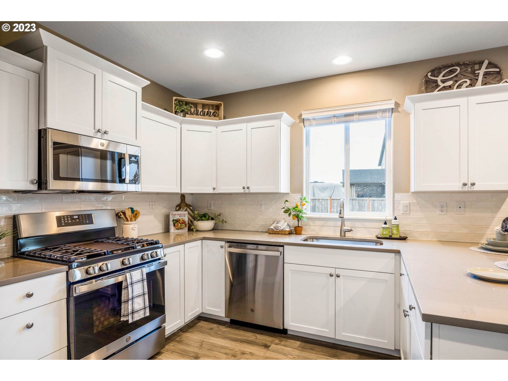 726 Cheadel Lake Ct, Lebanon, OR, 97355