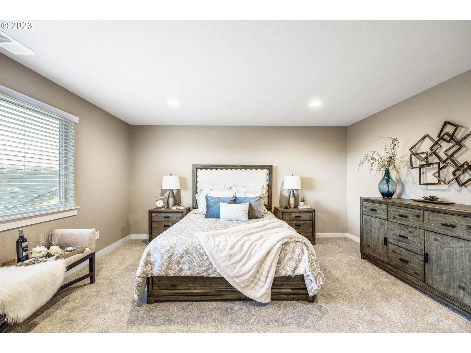 726 Cheadel Lake Ct, Lebanon, OR, 97355