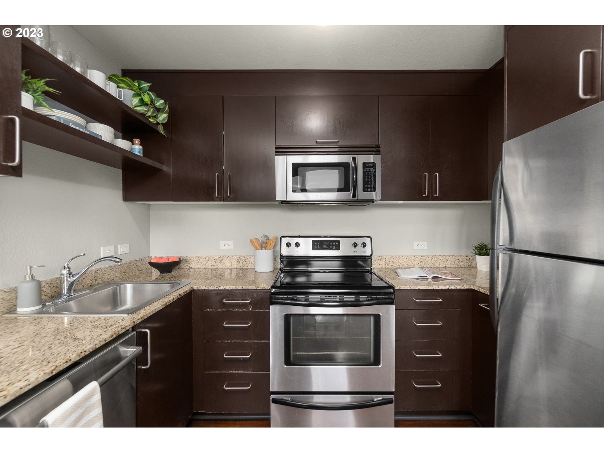 Photo #10: 23226961 Listing 