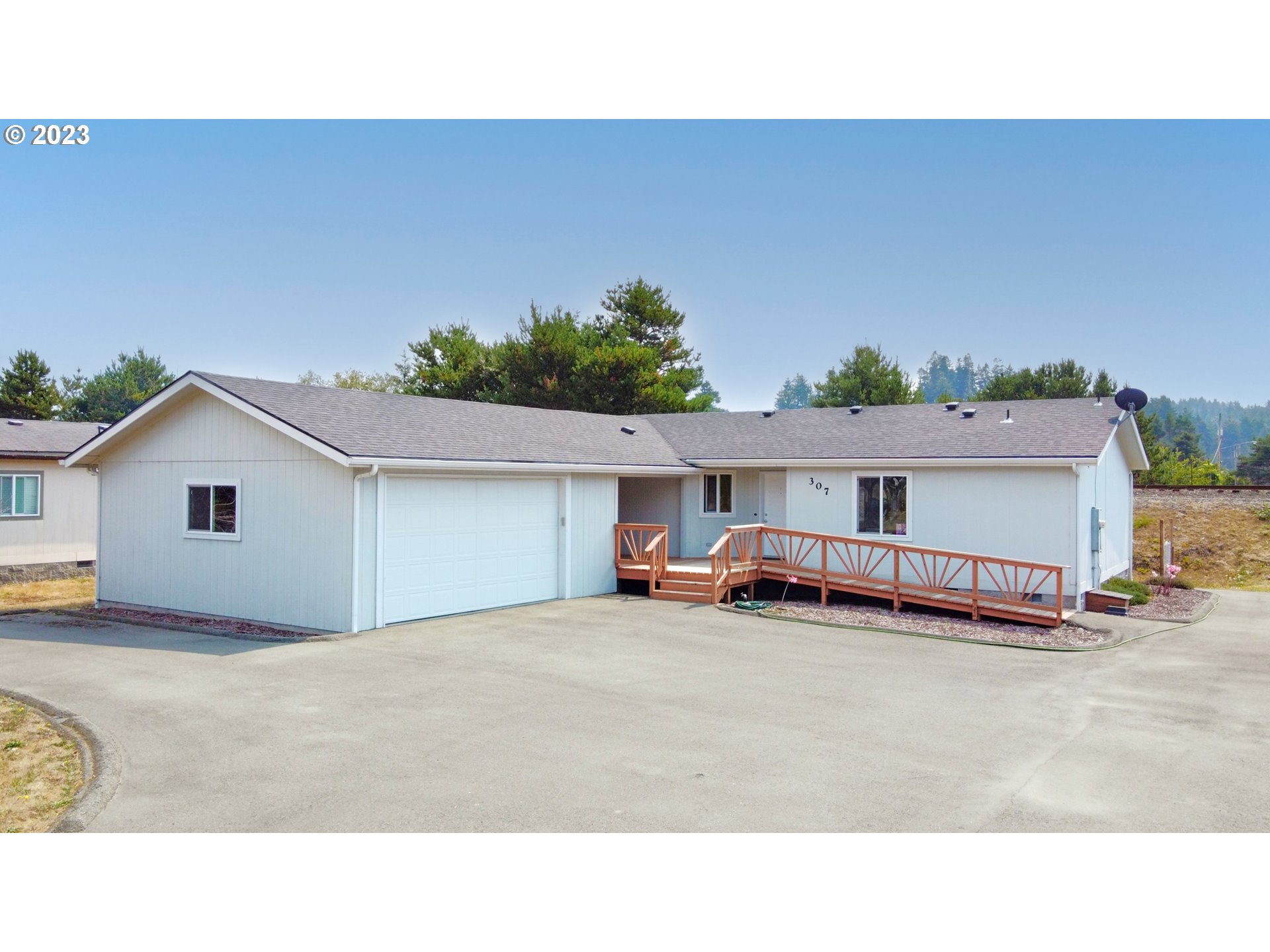 307 AIRPORT WAY, Lakeside, OR 97449