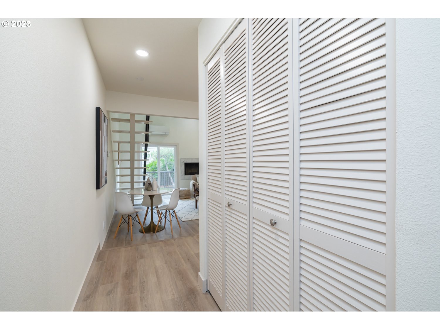 Photo #2: 23231764 Listing 