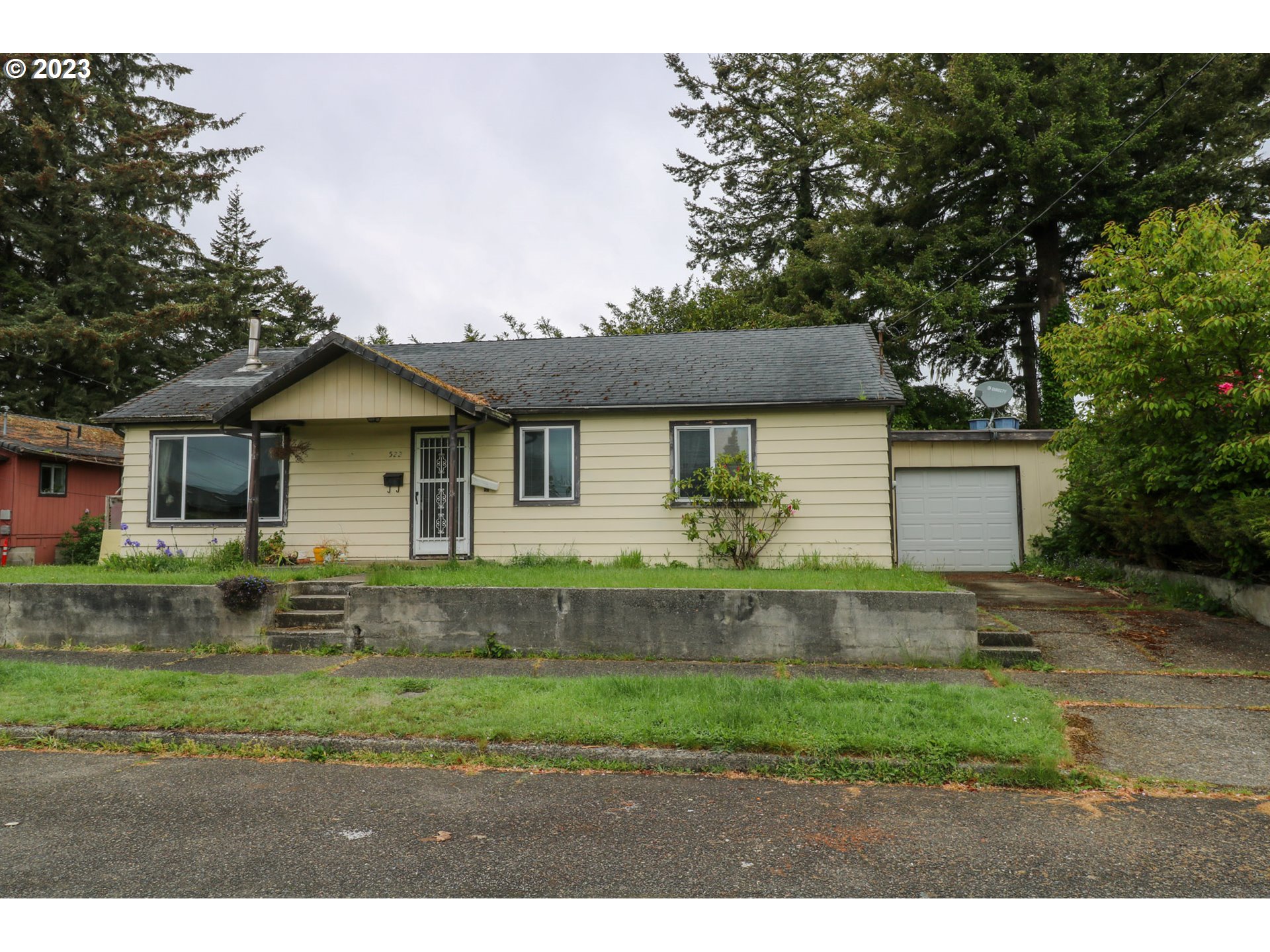 522 N WALL ST, Coos Bay, OR 97420