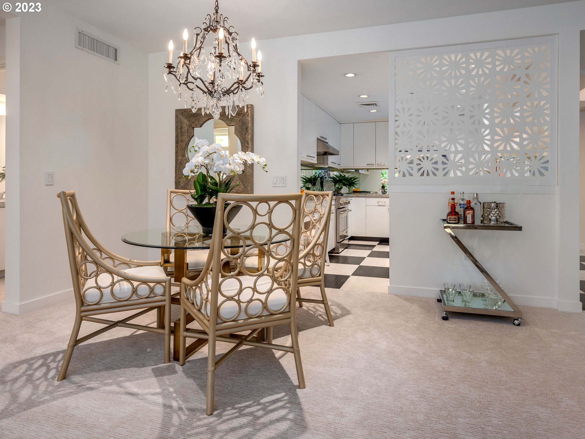 Photo #4: 23233517 Listing 